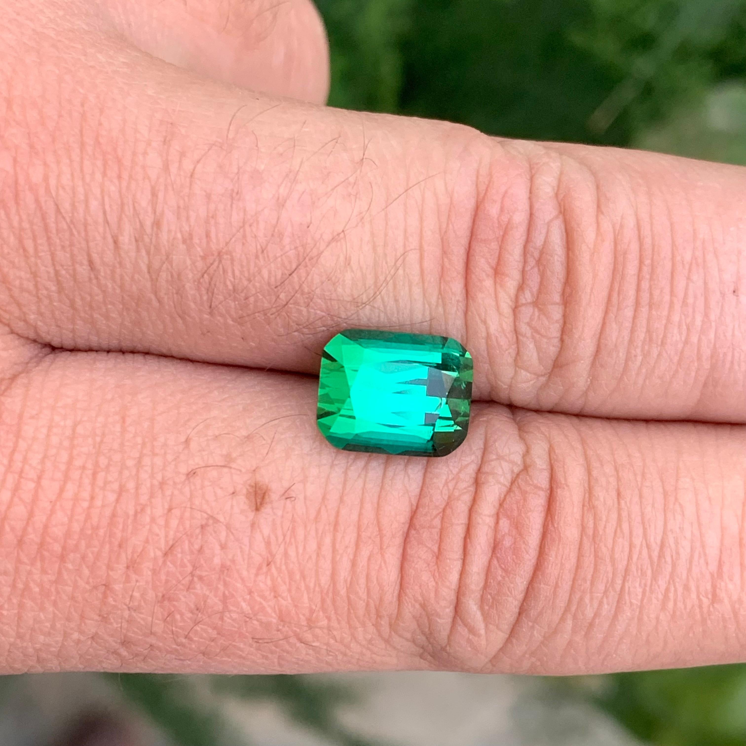 Gema natural suelta de turmalina verde azulada en forma de cojín de 4,05 quilates Corte cojín en venta