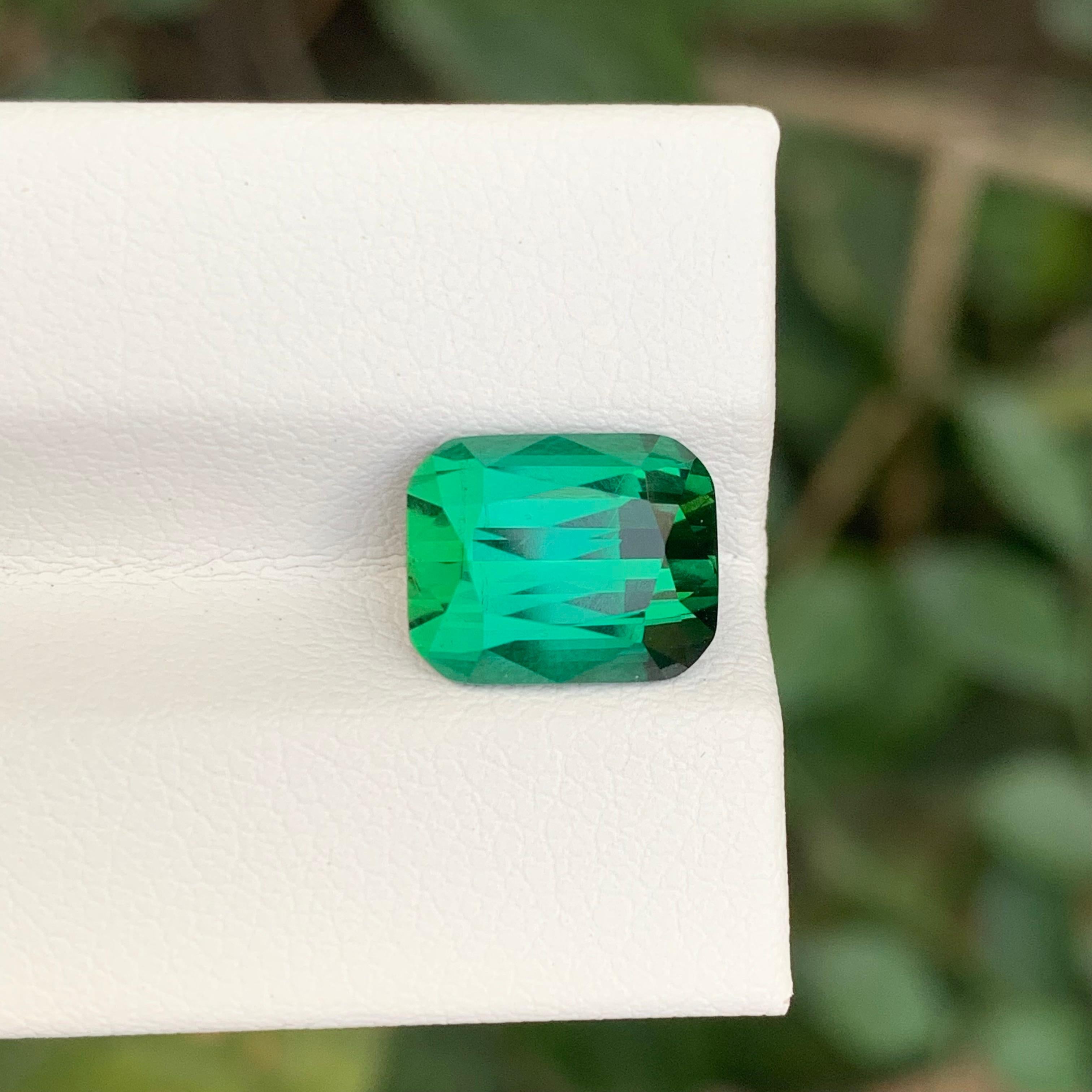 Gema natural suelta de turmalina verde azulada en forma de cojín de 4,05 quilates en venta 2