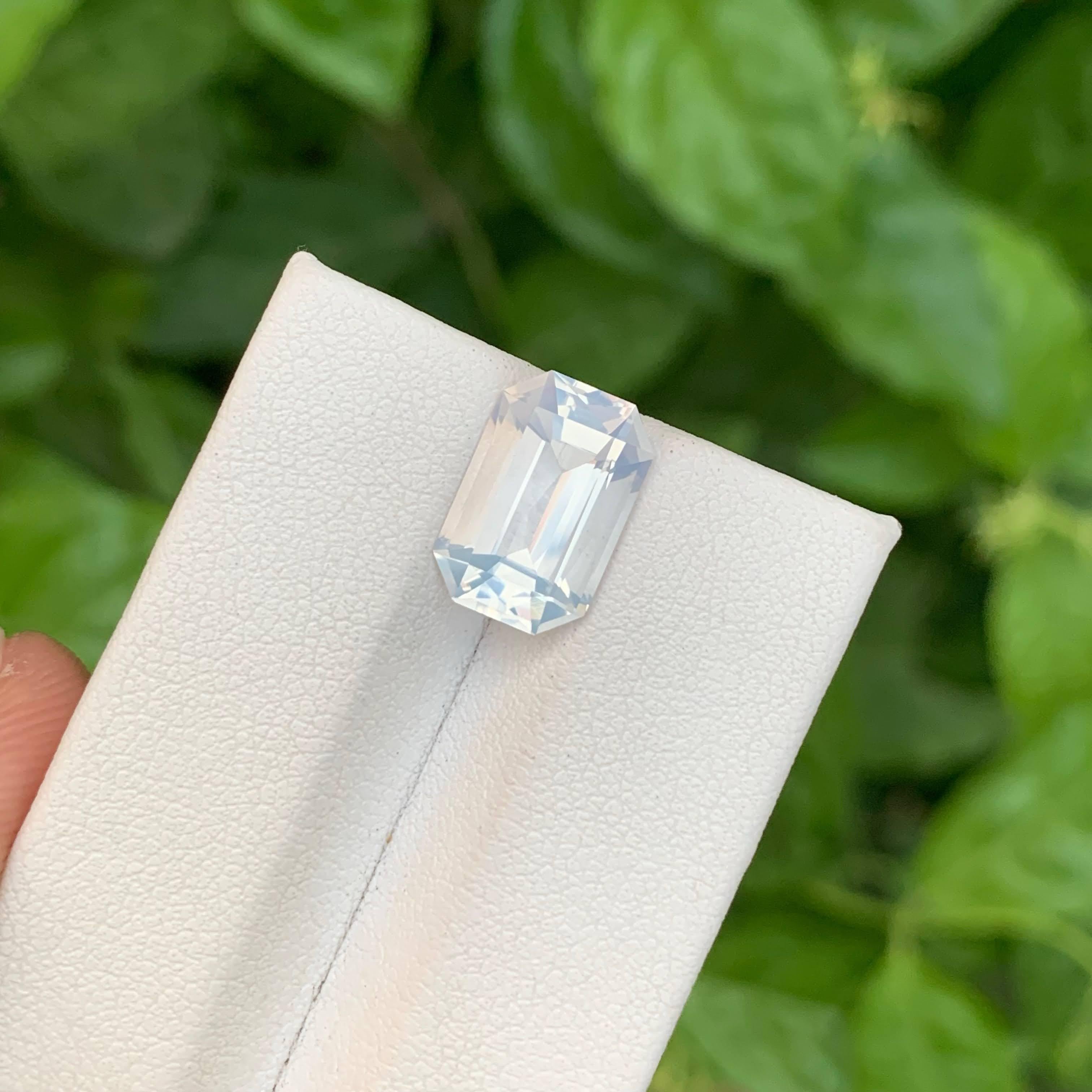 4.05 Carat Natural Loose Faceted Moonstone Emerald Cut African Gemstone (pierre de lune à facettes, taille émeraude) en vente 4