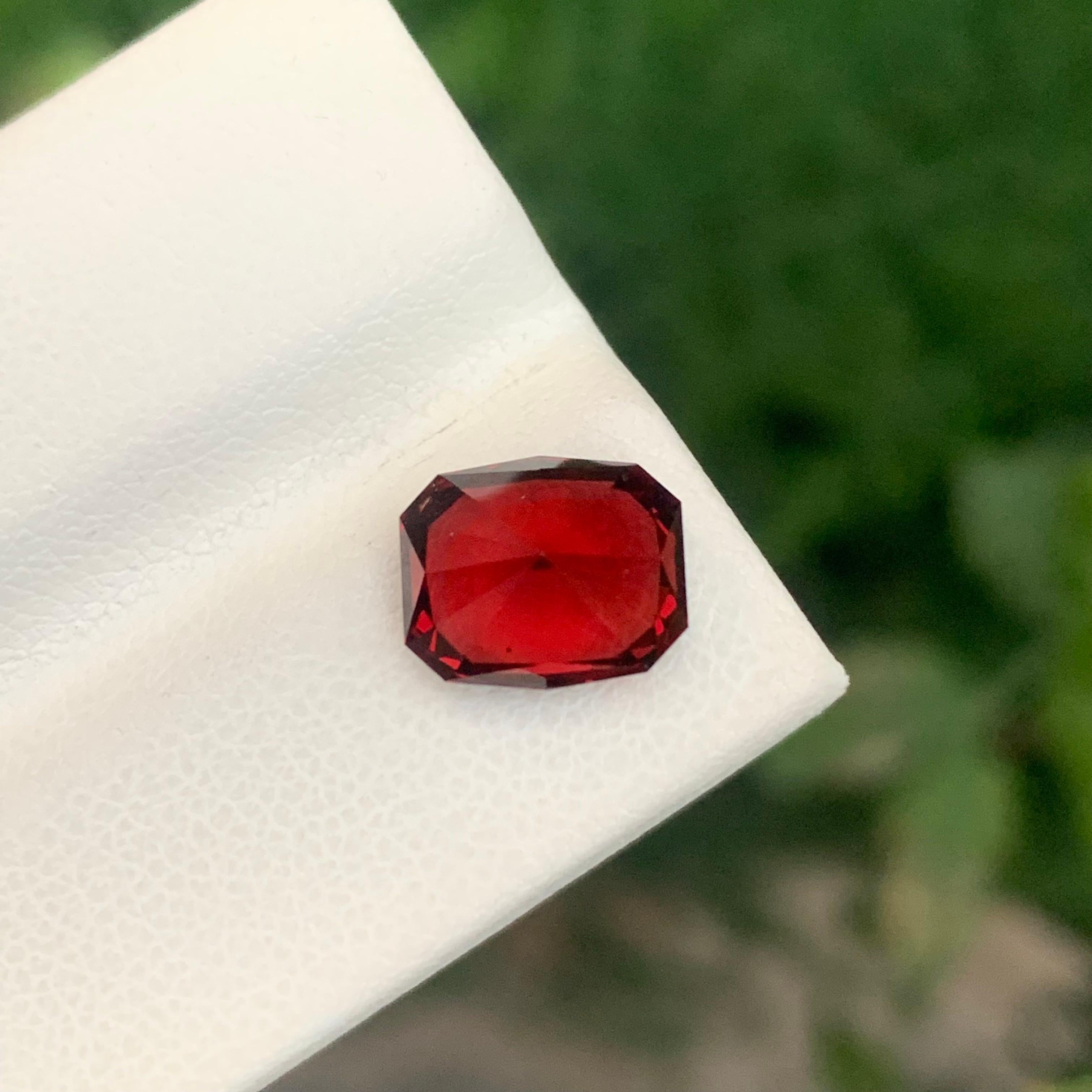 4,05 carati di granato rodolite naturale sfuso con taglio poligonale in vendita 2