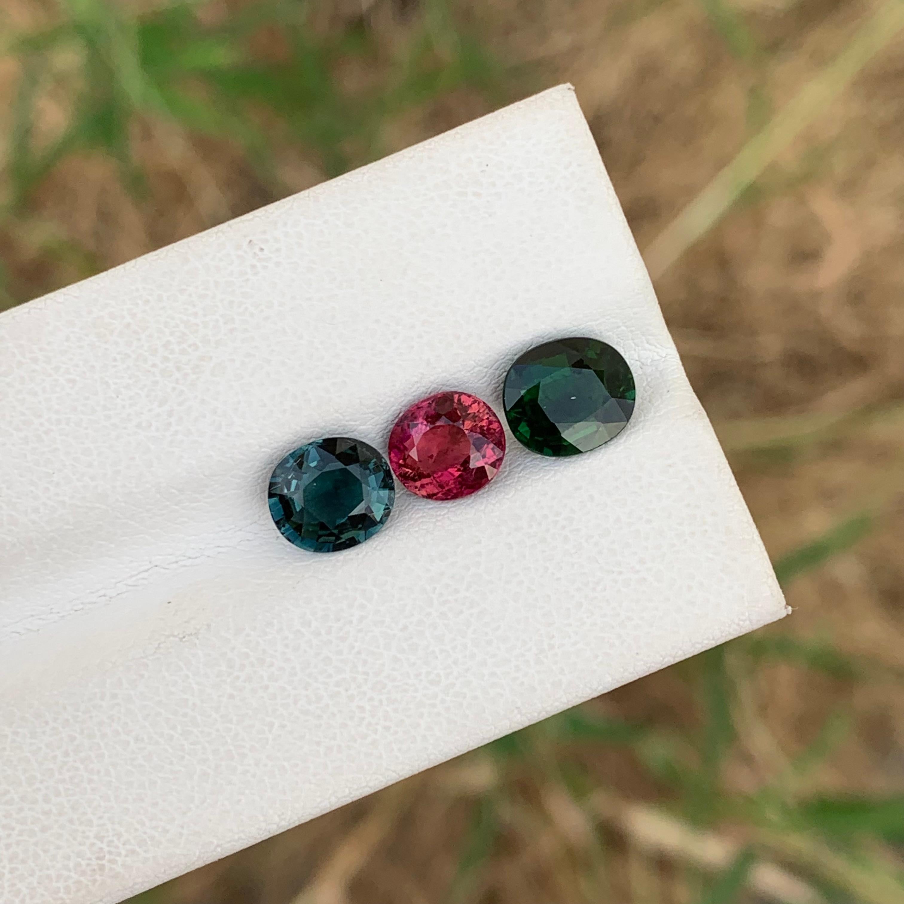 Tourmaline naturelle taille coussin de 4,05 carats en vente 4