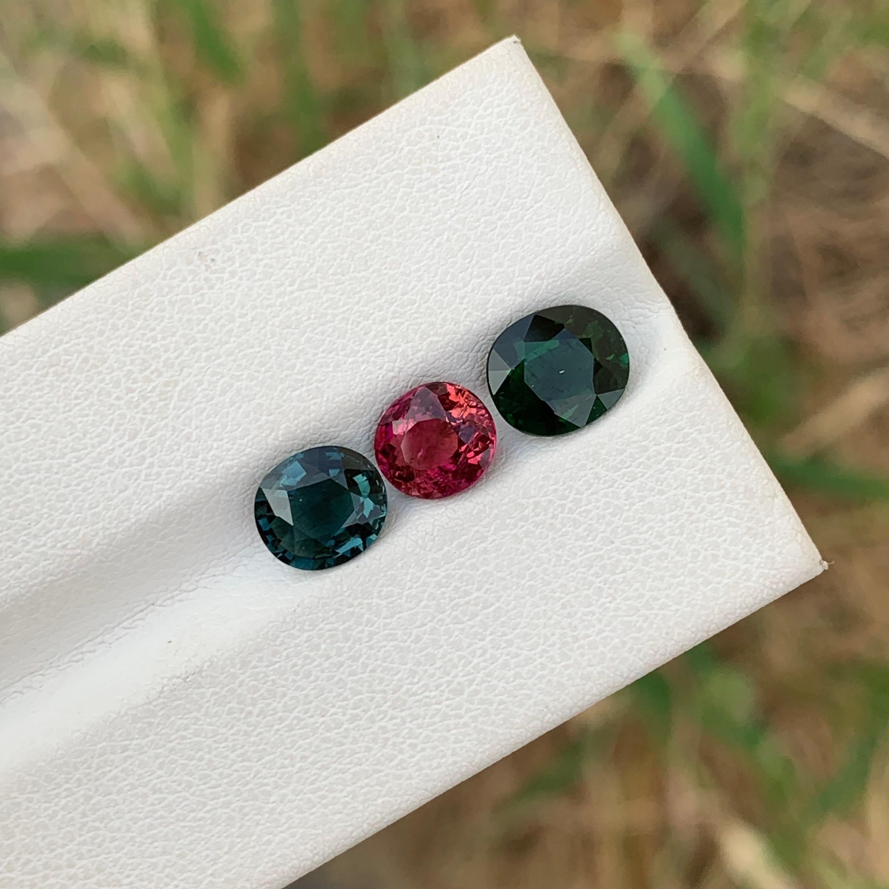 Arts and Crafts Tourmaline naturelle taille coussin de 4,05 carats en vente