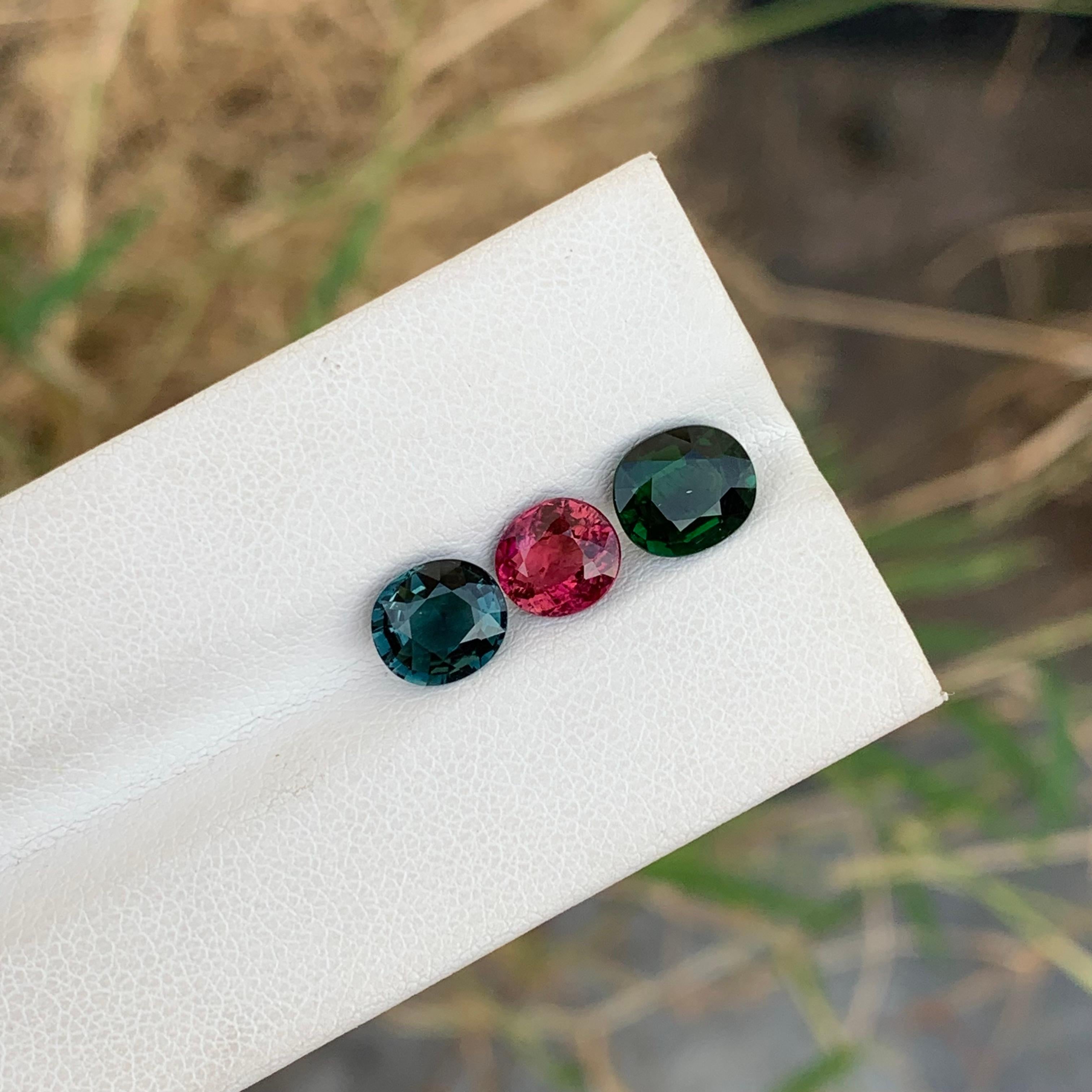 Tourmaline naturelle taille coussin de 4,05 carats en vente 2
