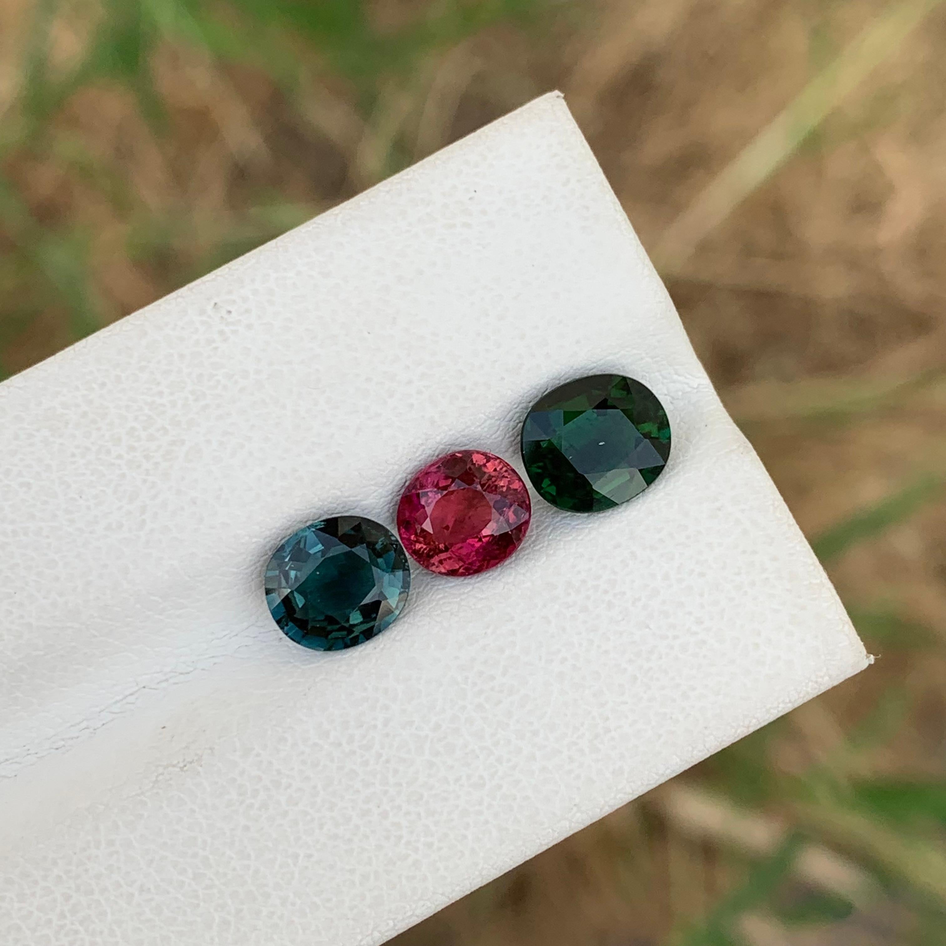 Tourmaline naturelle taille coussin de 4,05 carats en vente 3