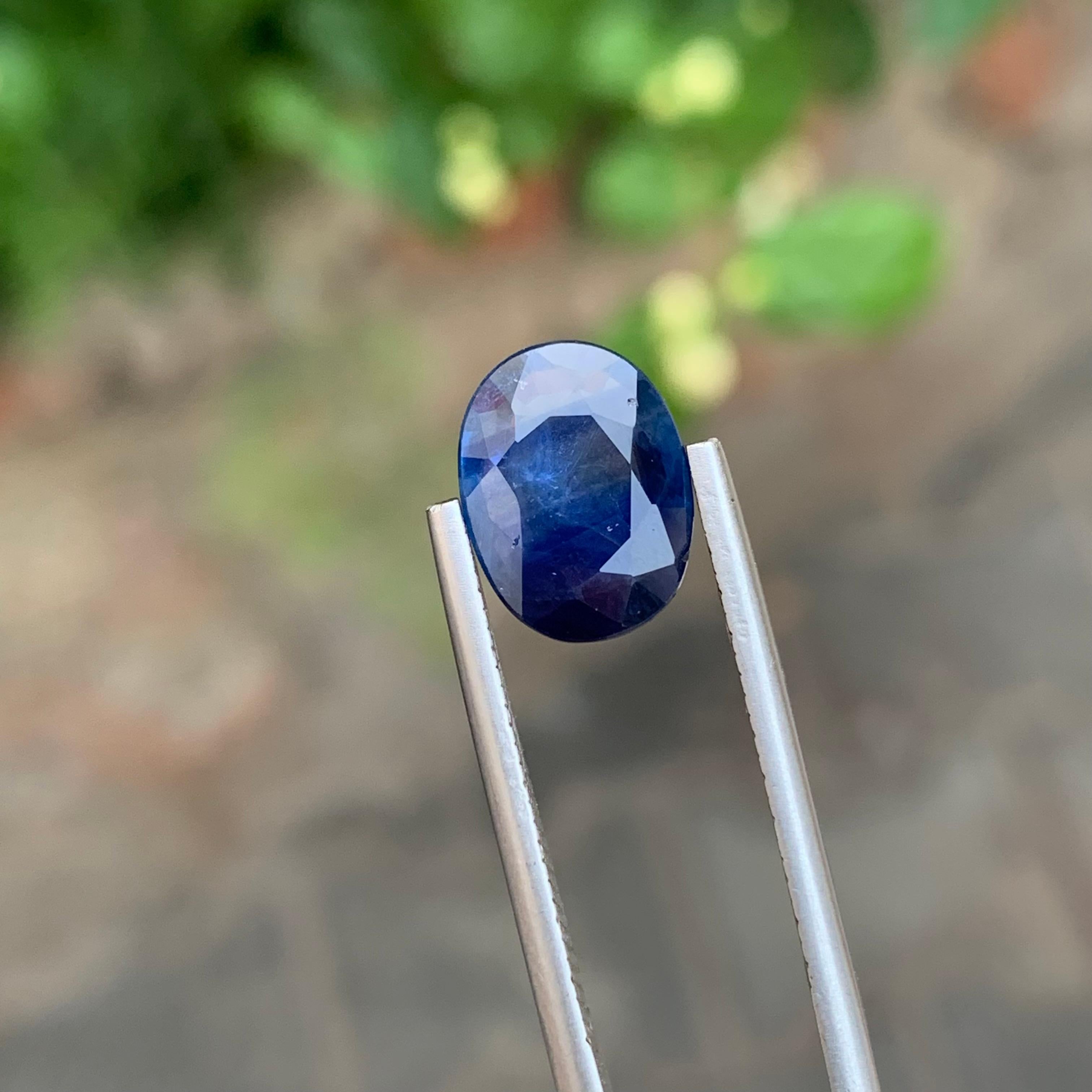 4,05 Karat Loser Blauer Saphir Ovalform Srilankan Mine Edelstein für Damen oder Herren im Angebot