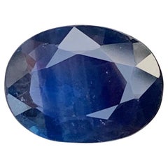 Saphir bleu non serti de 4,05 carats de forme ovale, mine du Srilankan