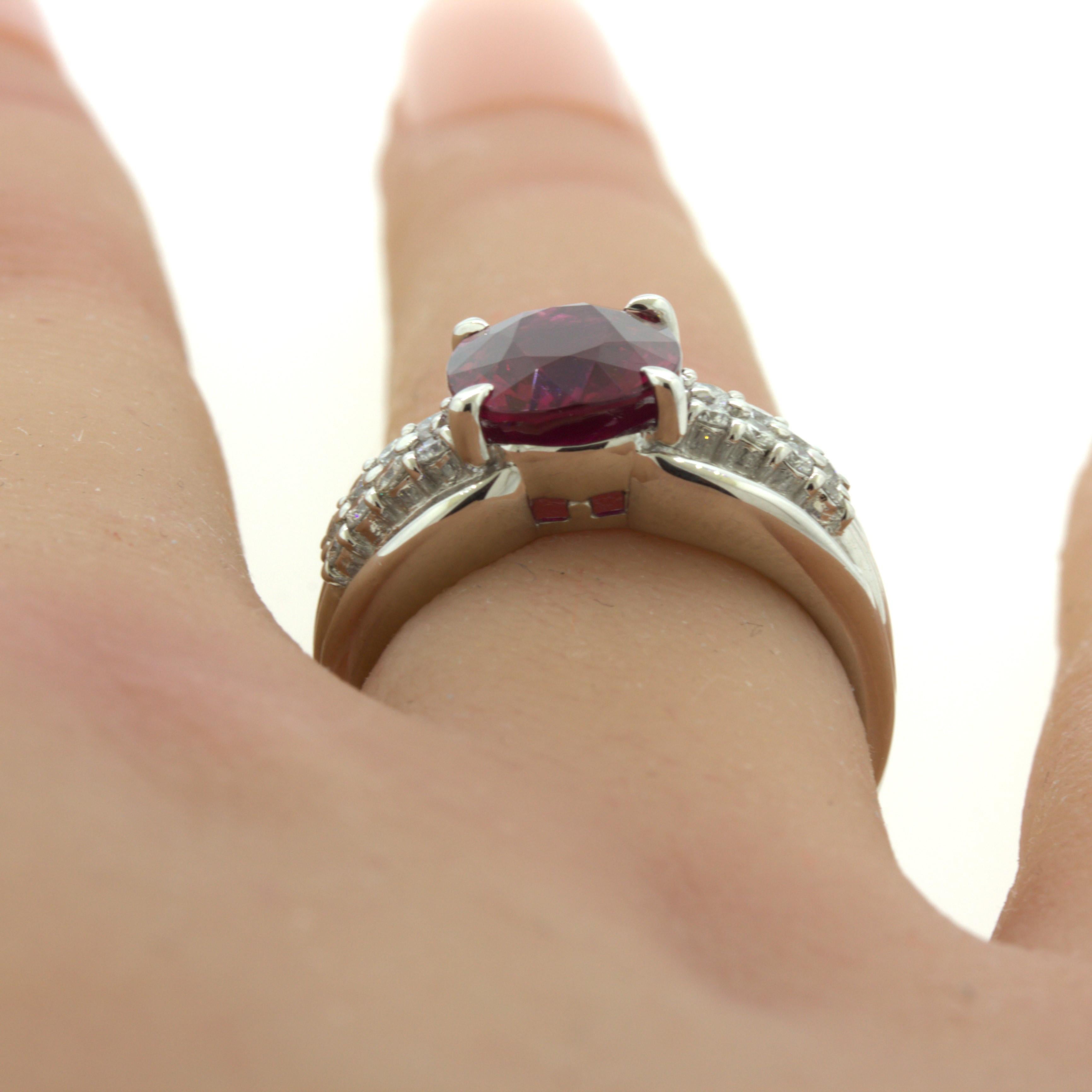 4.05 Carat Ruby Diamond Platinum Ring, GIA Certified For Sale 1