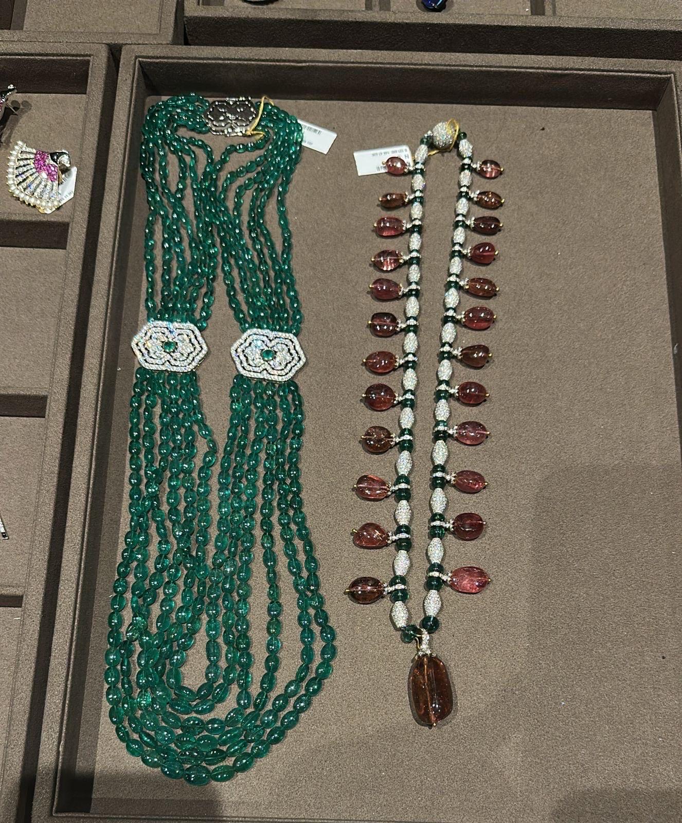 405 carats 14k Gold Emerald tourmaline Diamond Necklace For Sale 5