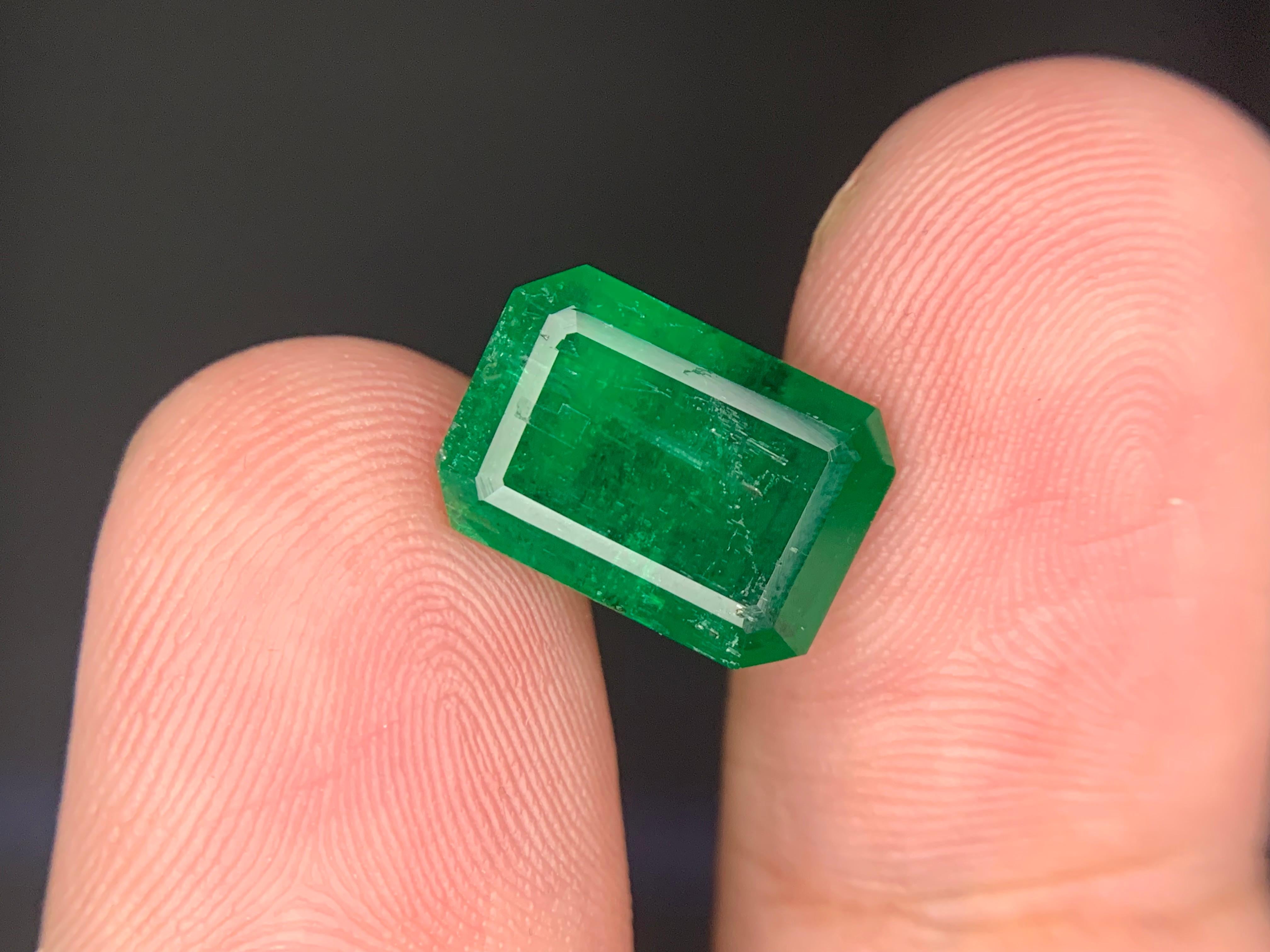 4,05 Carati di smeraldo sfuso Nature Gemstone in vendita 4