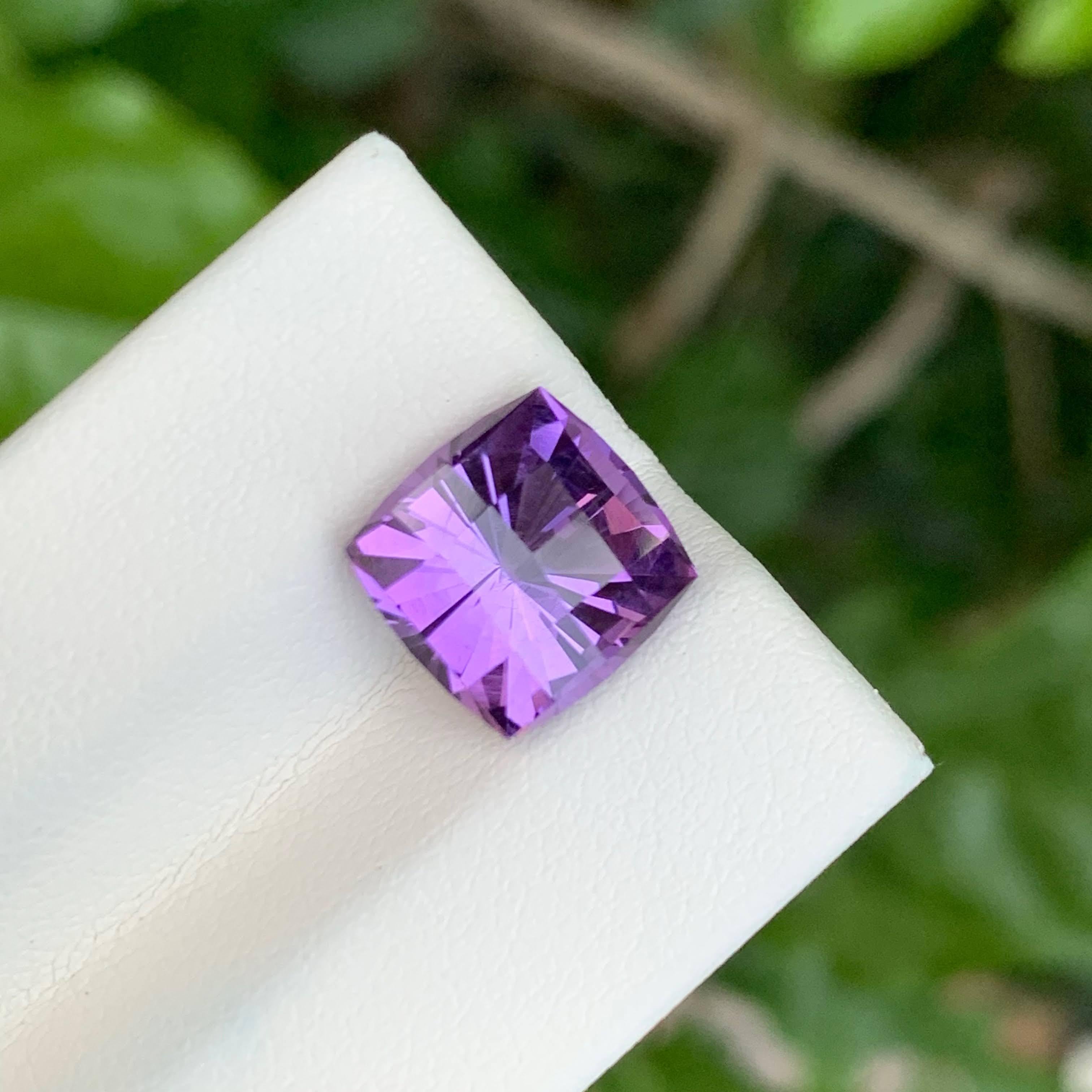 Moderne 4.05 carats Loose Purple Amethyst Custom Precision Cut Natural Brazilian Stone (Améthyste violette en vrac taillée avec précision) en vente