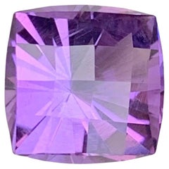 4.05 carats Loose Purple Amethyst Custom Precision Cut Natural Brazilian Stone (Améthyste violette en vrac taillée avec précision)
