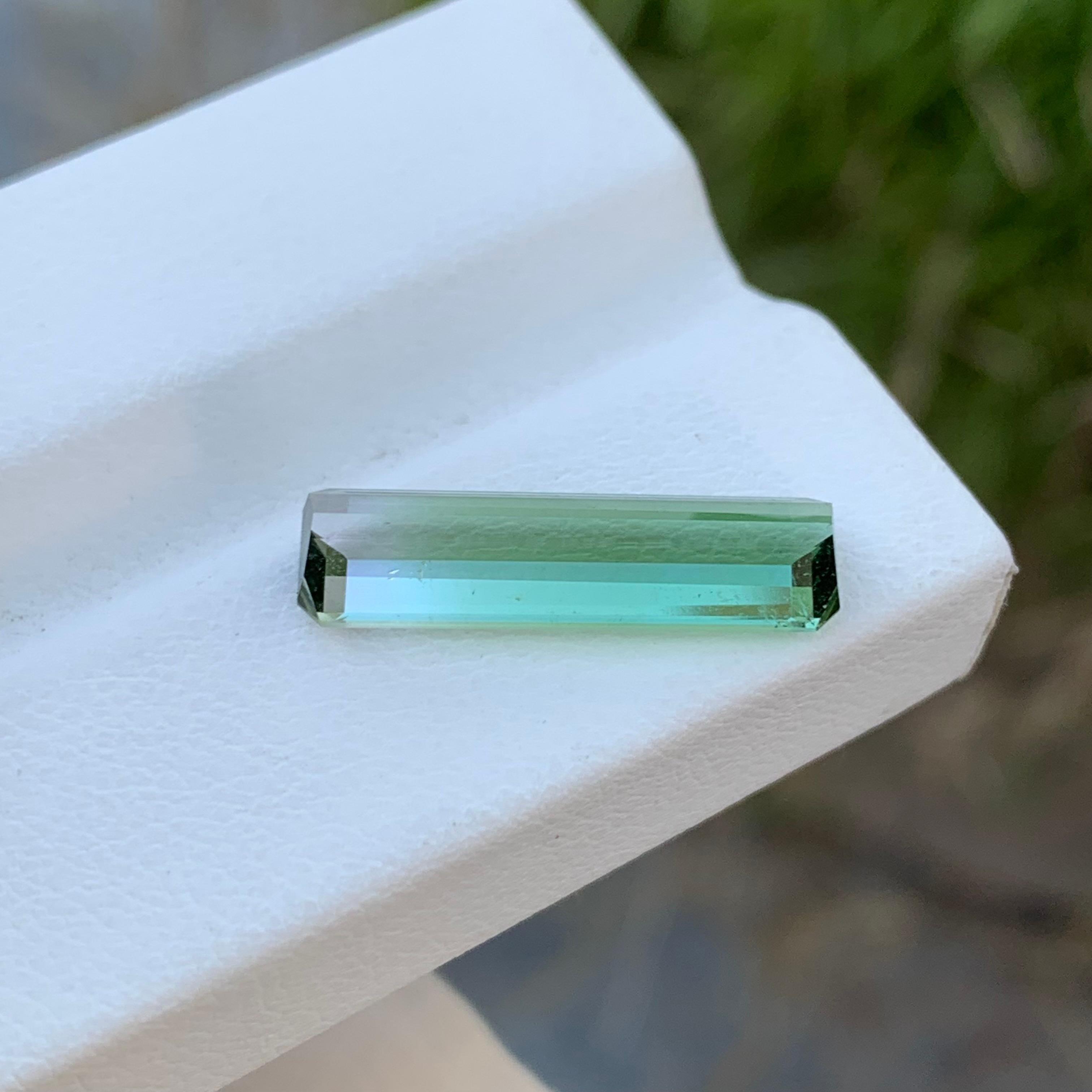 4.05 Carats Natural Loose Long Emerald Shape Bi colour Tourmaline Gem For Ring  For Sale 4
