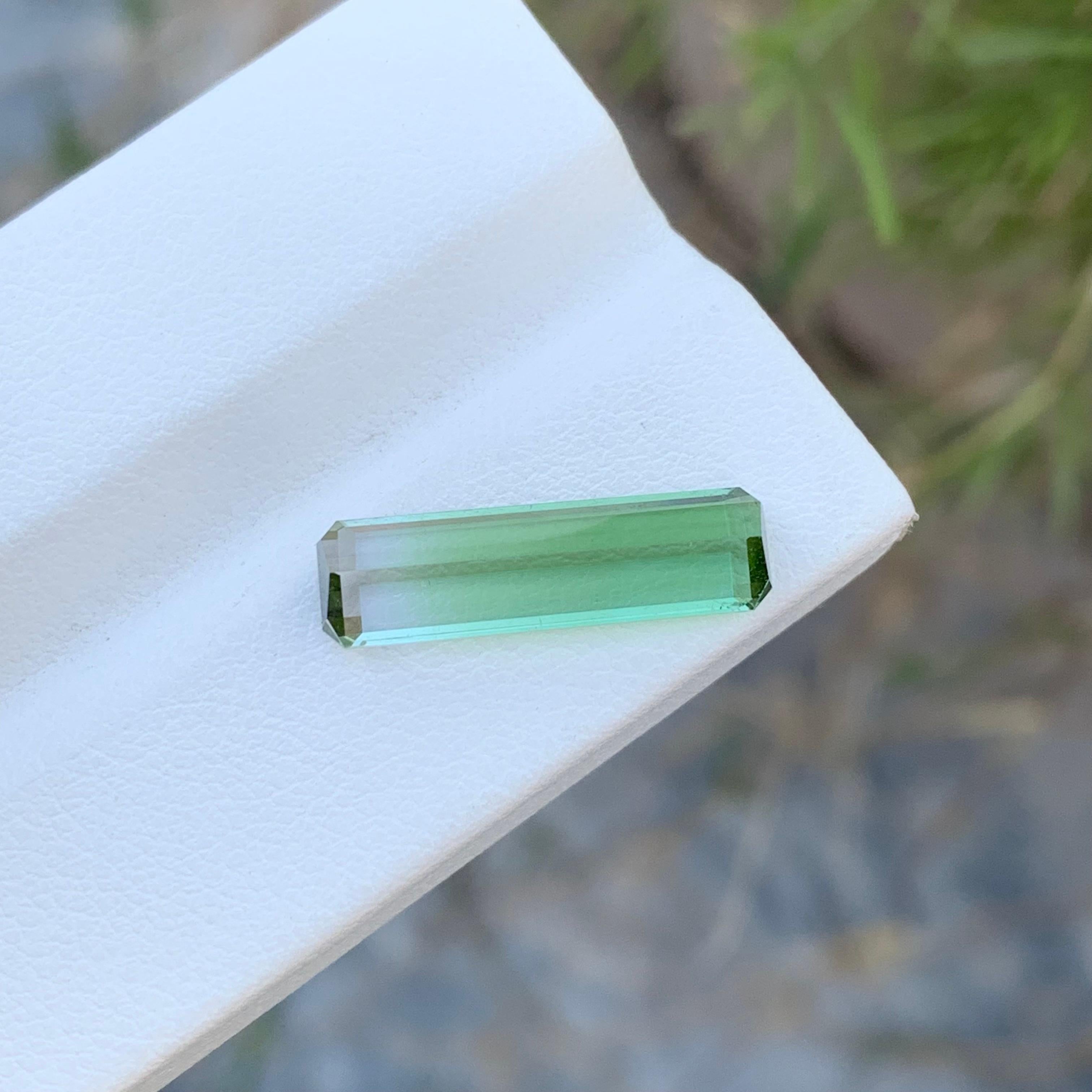 4.05 Carats Natural Loose Long Emerald Shape Bi colour Tourmaline Gem For Ring  For Sale 5