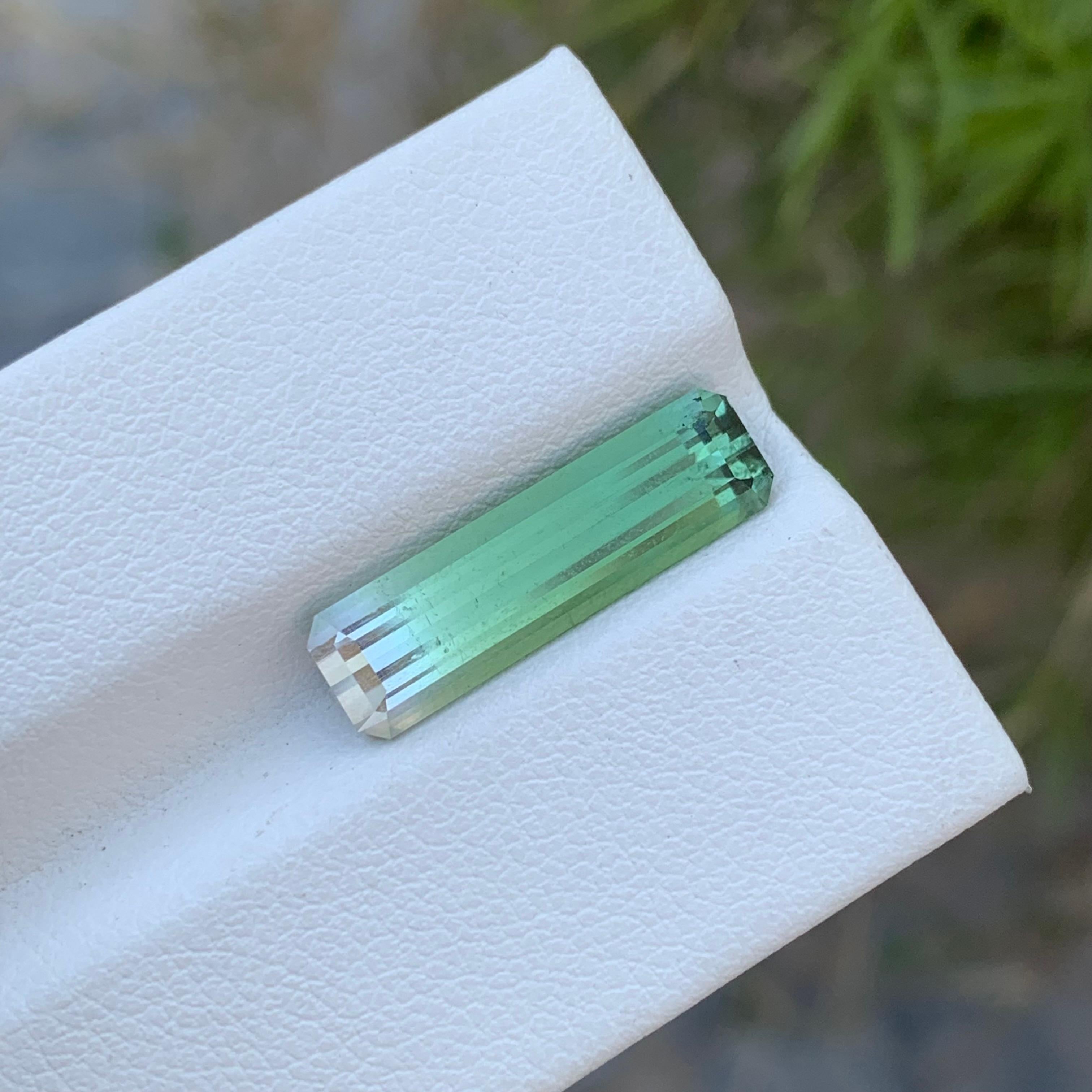 4.05 Carats Natural Loose Long Emerald Shape Bi colour Tourmaline Gem For Ring  For Sale 2