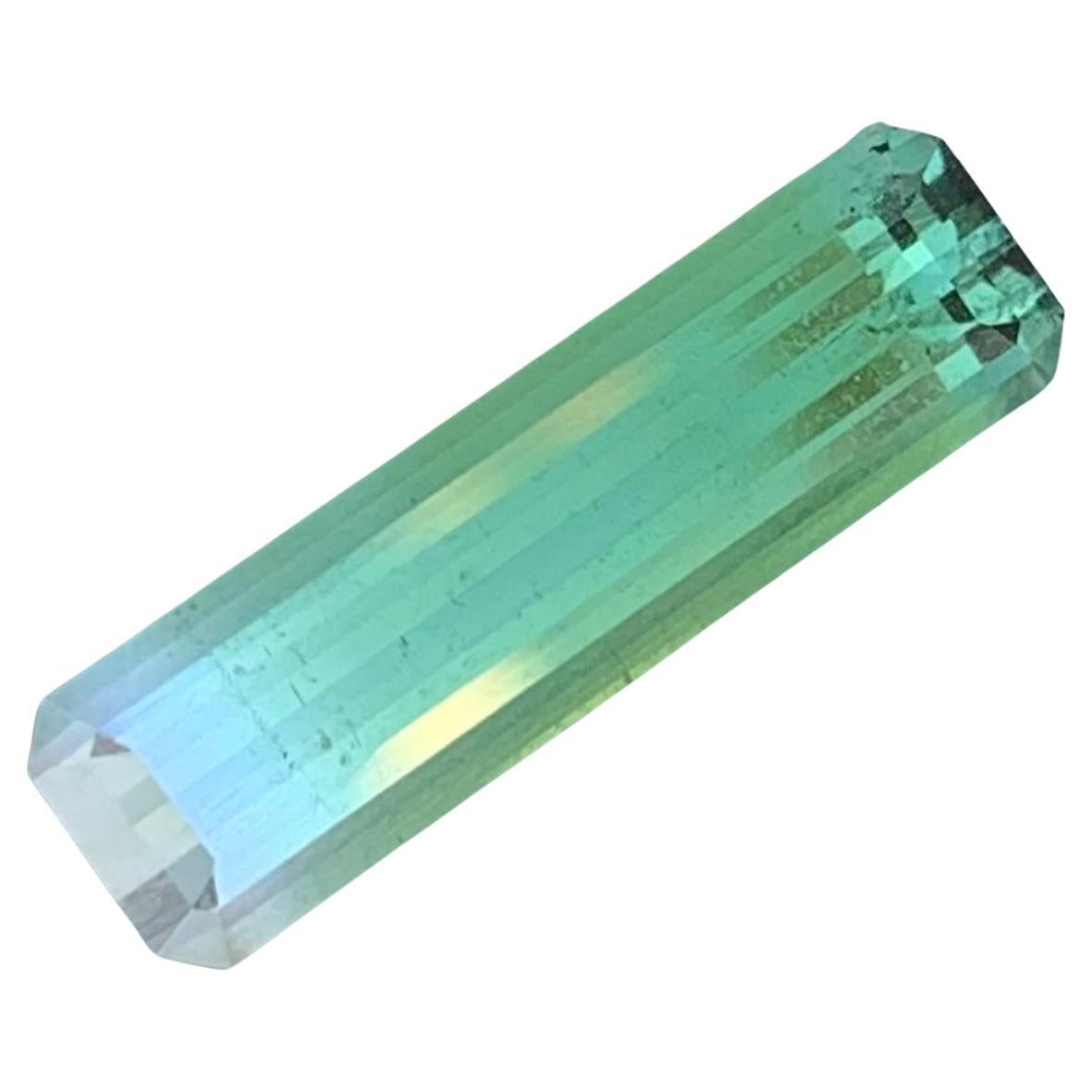 Tourmaline naturelle non sertie de 4,05 carats en forme d'émeraude bicolore pour bague 