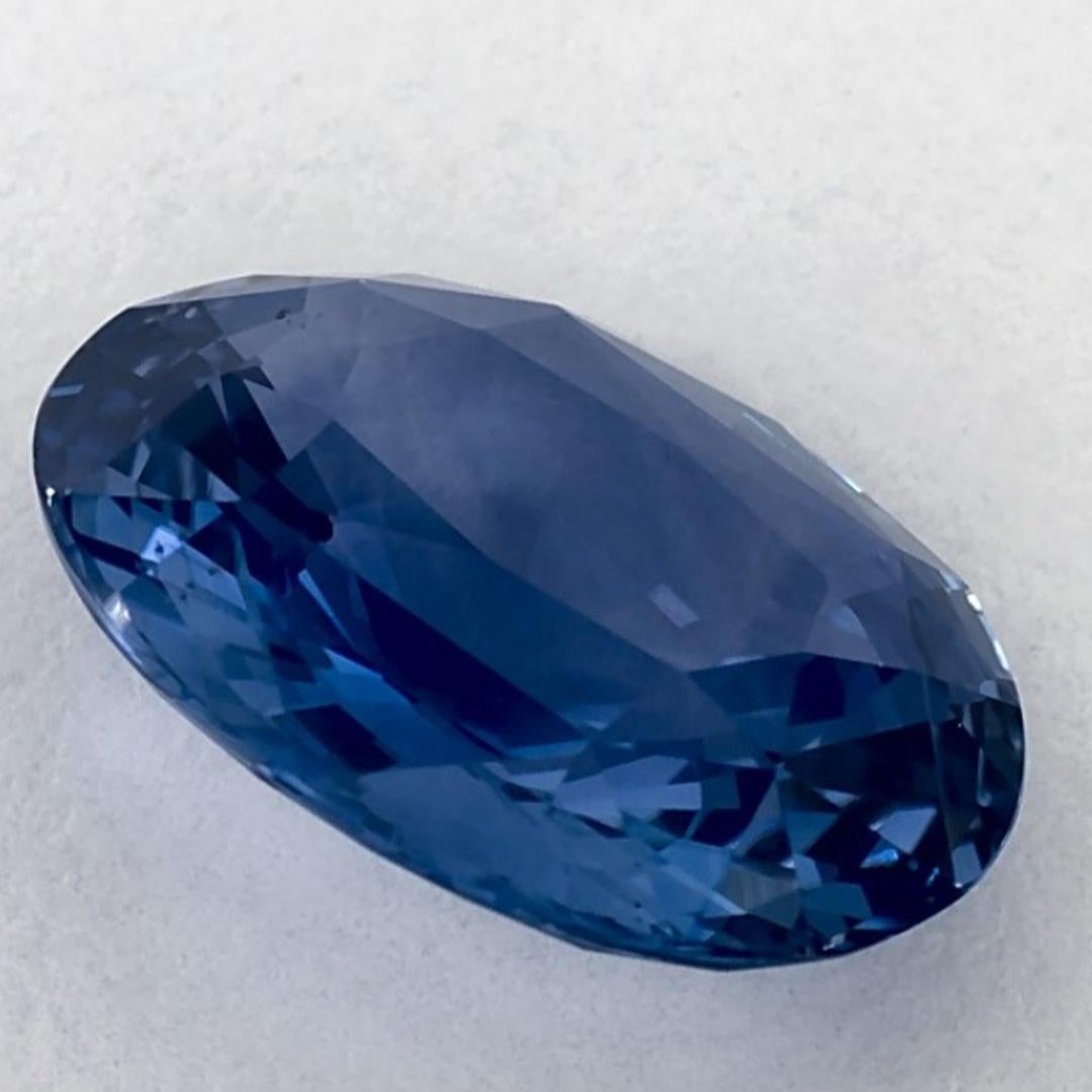 4.05 carati di zaffiro blu ovale sfuso in vendita 1