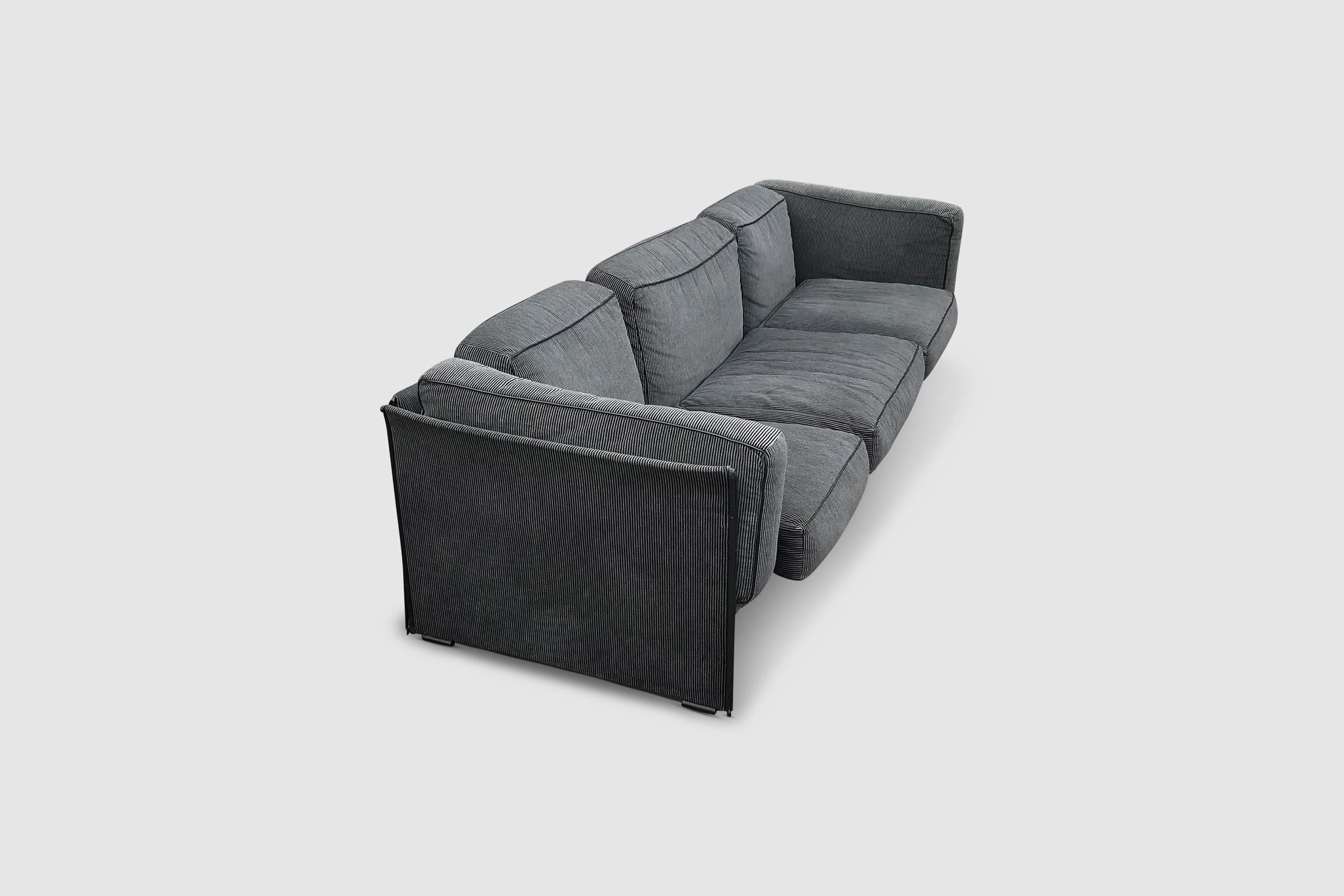 405 Duc 3-Seater Sofa by Mario Bellini for Cassina, 1970s In Good Condition In Sas van Gent, NL
