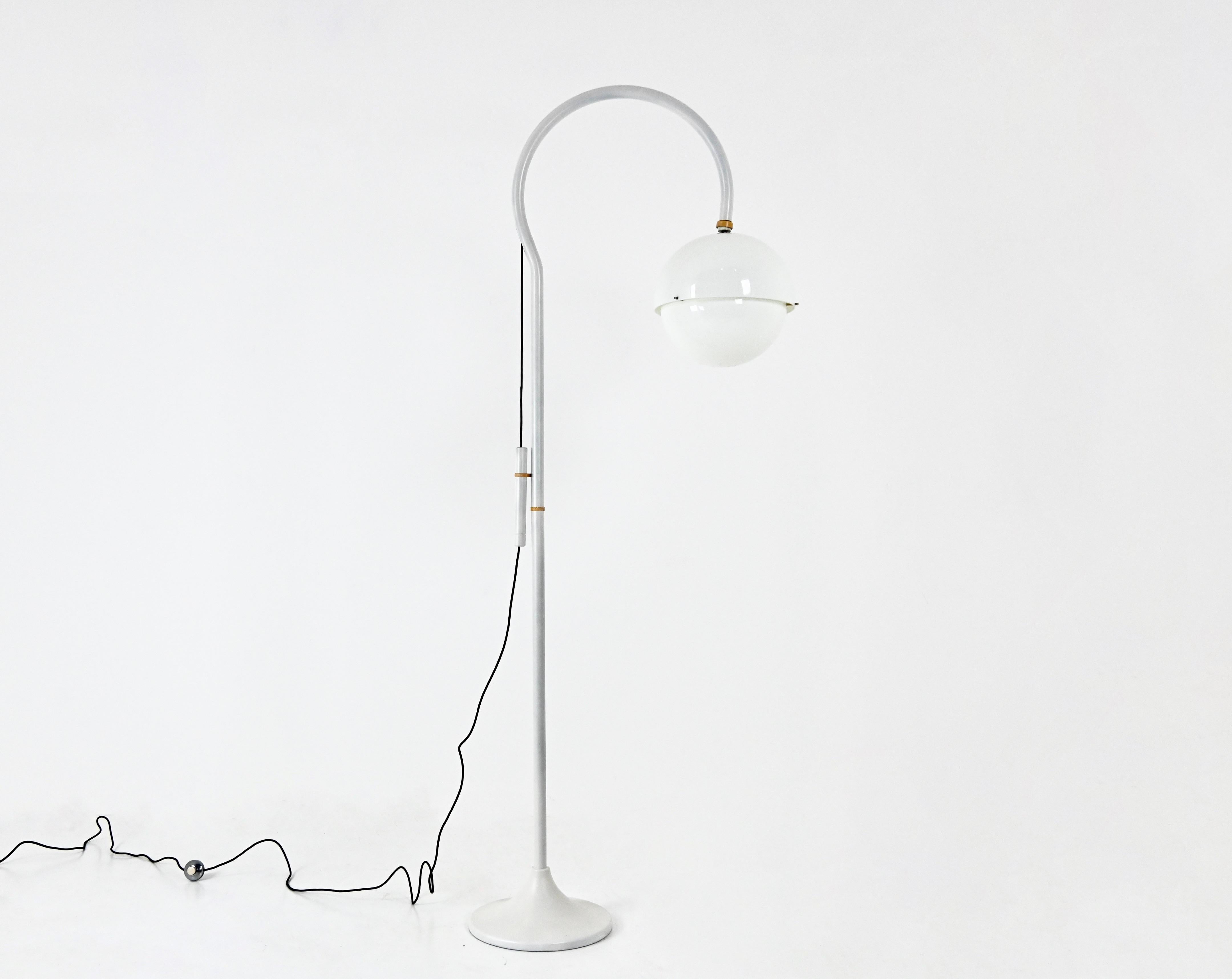 4055 Lámpara de pie de Luigi Bandini Buti para Kartell, años 60 Italiano en venta
