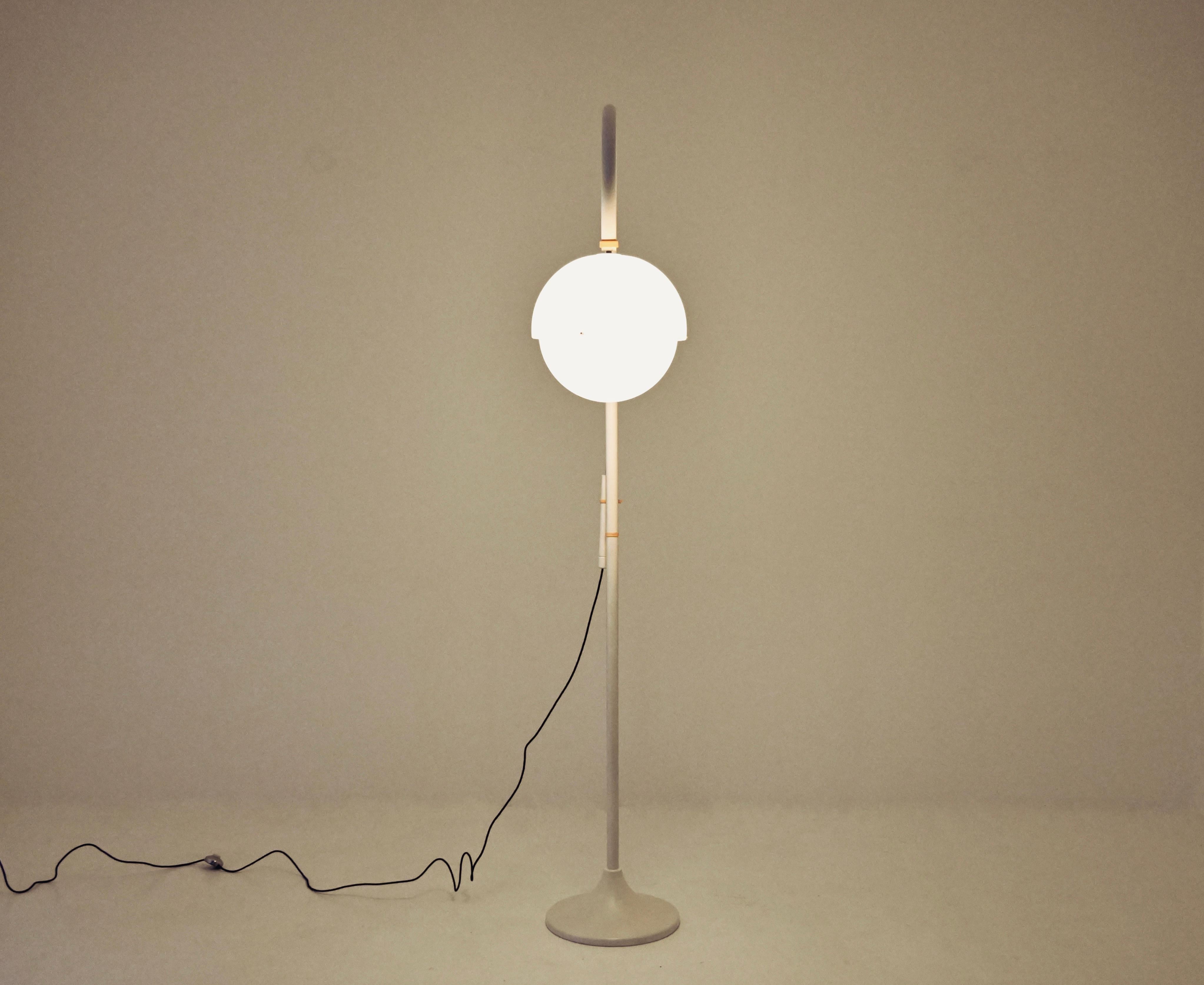 4055 Lámpara de pie de Luigi Bandini Buti para Kartell, años 60 Metal en venta