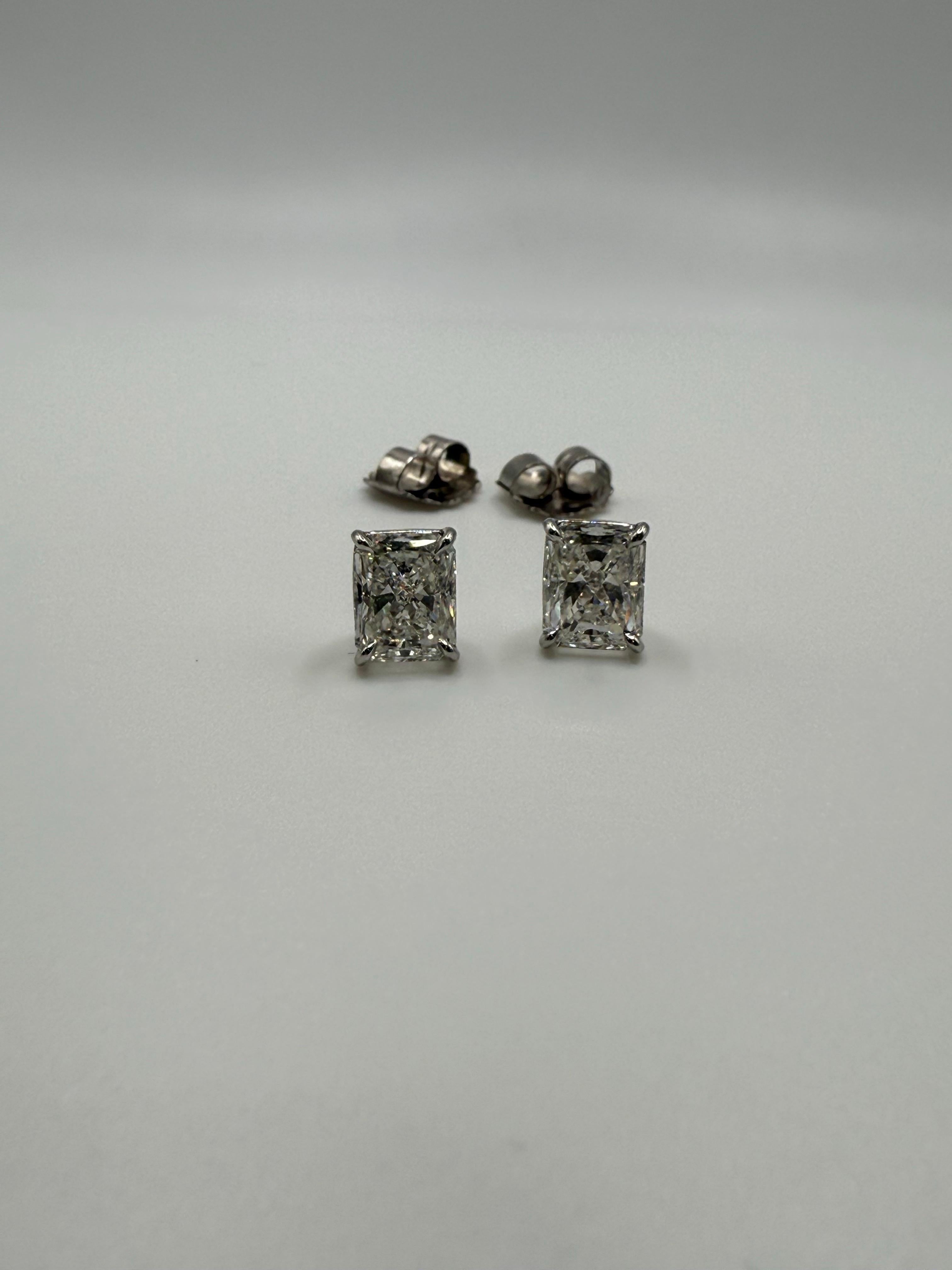Borchie con diamante certificato GIA da 4,05 carati in PLATINO in vendita 1