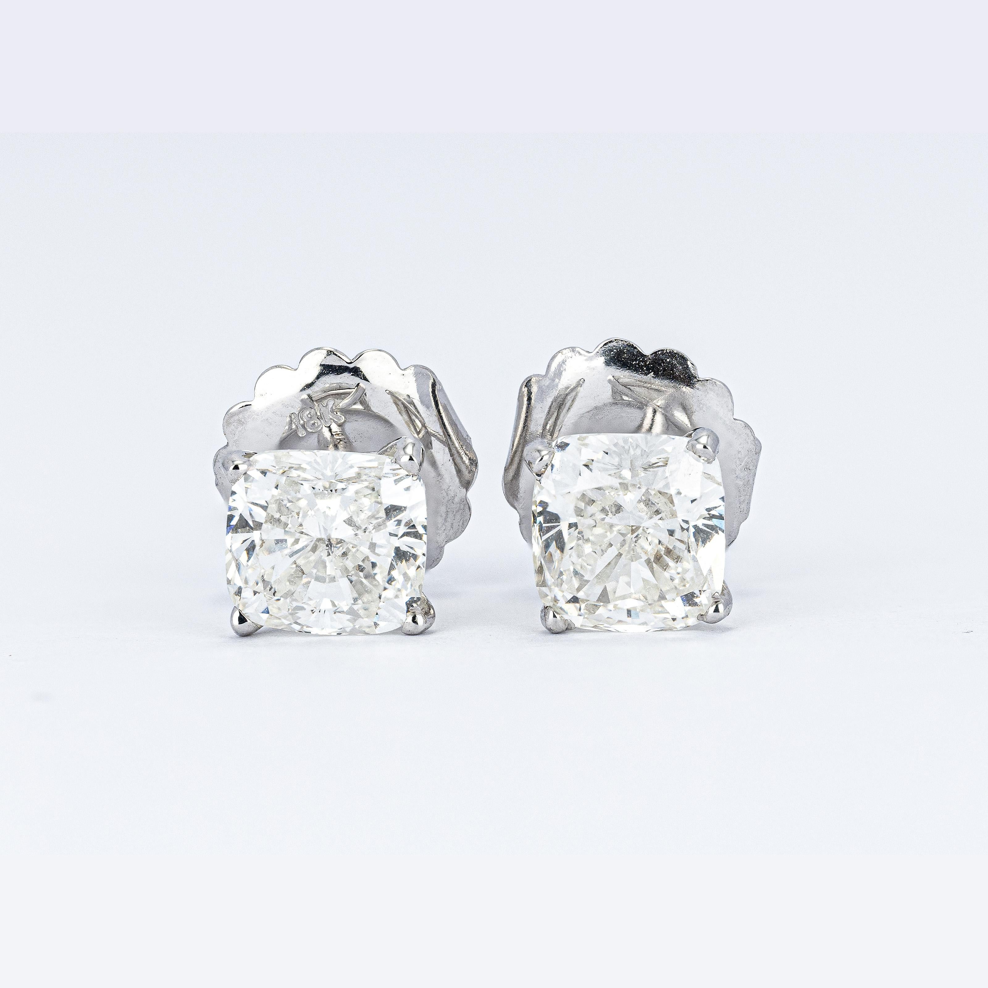 Clous carrés de 4,05 carats en or blanc 18 carats Neuf - En vente à Miami, FL