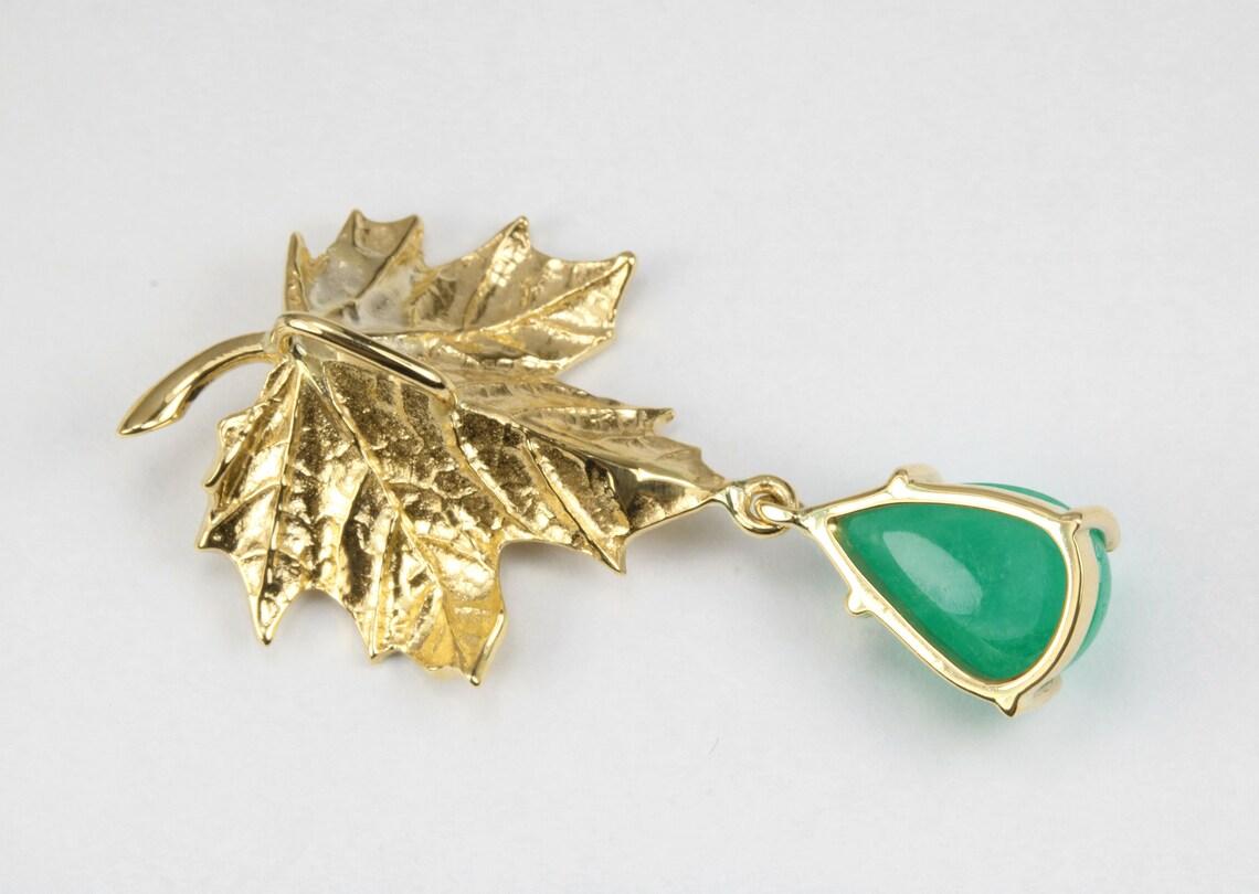 Modern 4.05tcw Colombian Emerald Vintage Maple Leaf Pendant Emerald Diamond Anniversary For Sale