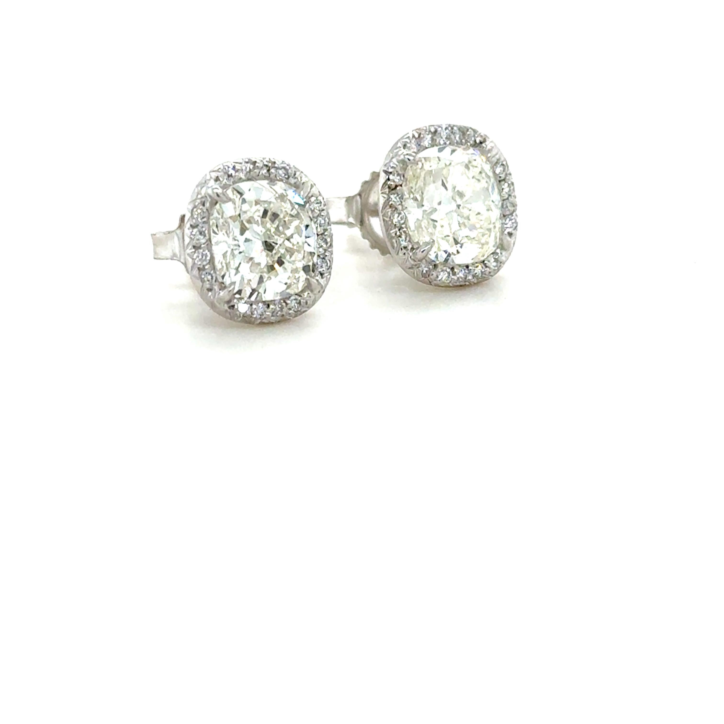 Pendientes de diamantes talla cojín de 4,06 quilates Contemporáneo en venta