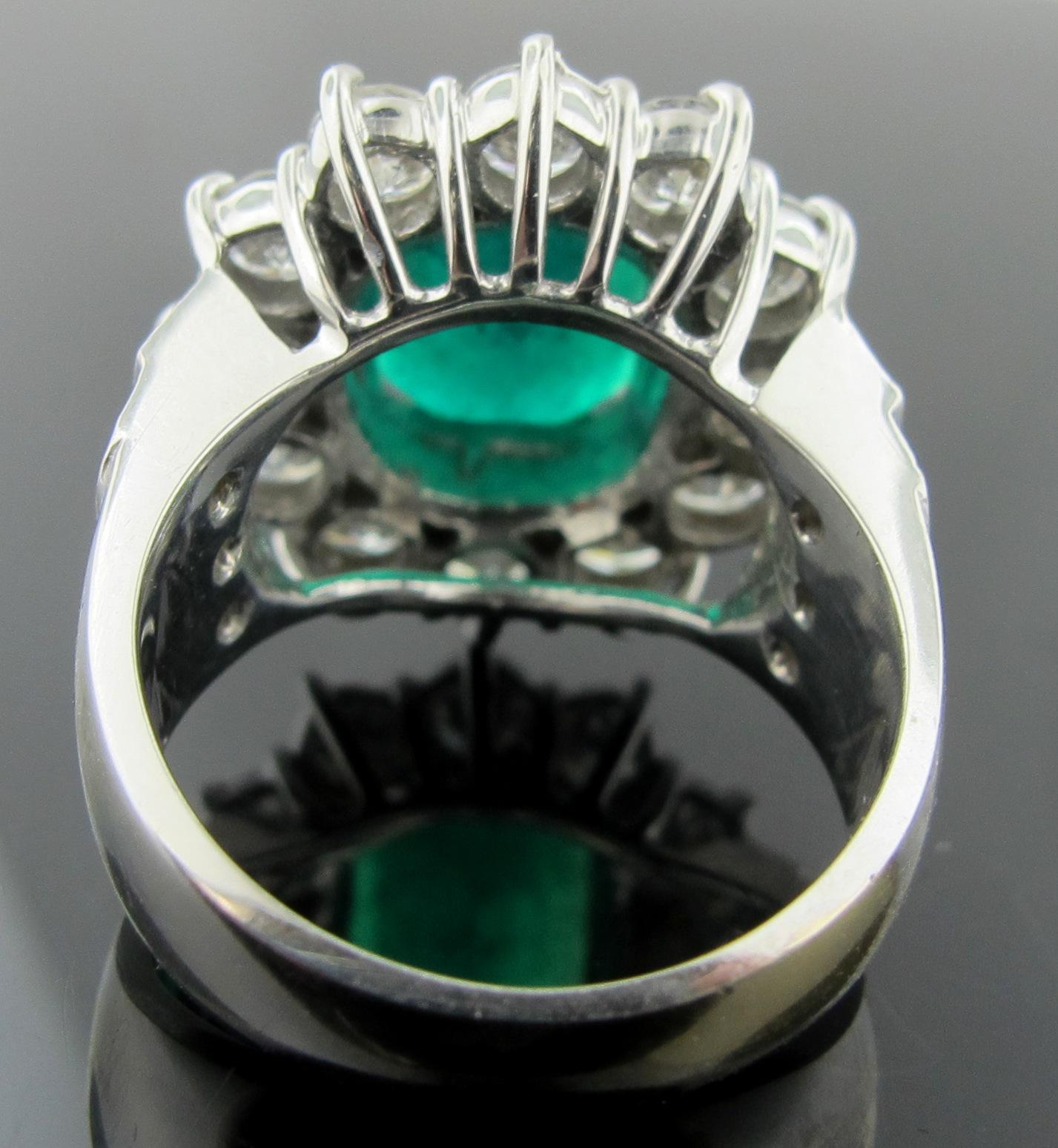 Women's or Men's 4.06 Carat Emerald Ring with 2.22 Carat of Diamond For Sale