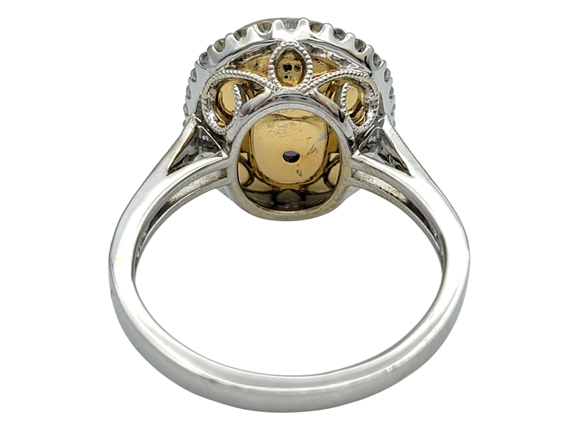 4,06 Karat Ovalschliff Farbwechsel-Granatring mit Diamant-Halo aus 18 Karat Gold im Angebot 3