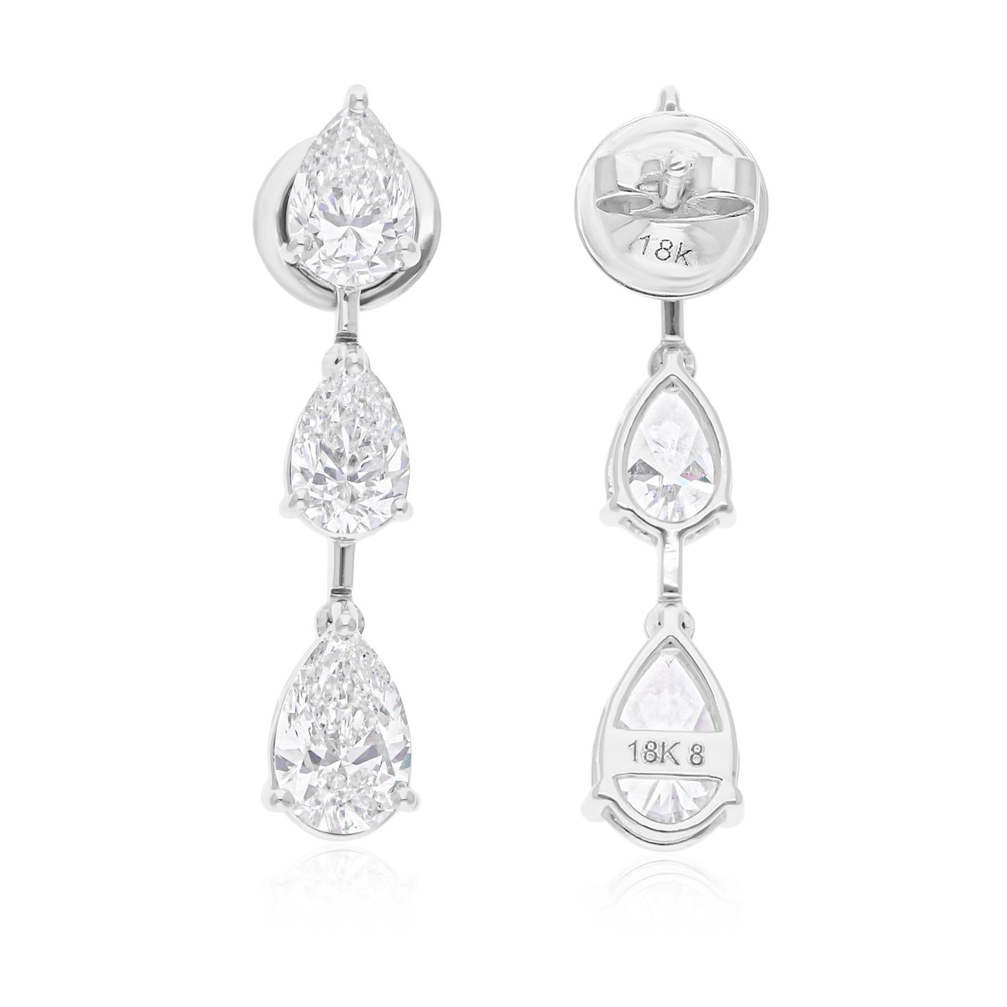 Diese exquisiten Ohrringe sind aus 18-karätigem Gold gegossen und mit 4,06 Karat funkelnden Diamanten besetzt.

FOLLOW SPECTRUM JEWELS Storefront, um die neueste Collection'S und exklusive Stücke zu sehen. Spectrum Jewels ist stolz darauf, ein Top