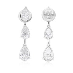 Boucles d
oreilles pendantes en or blanc 18 carats avec diamant poire taille brillant de 4,06 carats SI/H