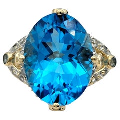 Anello cocktail con topazio blu svizzero da 4,06 carati e topazio bianco in oro giallo 14 carati