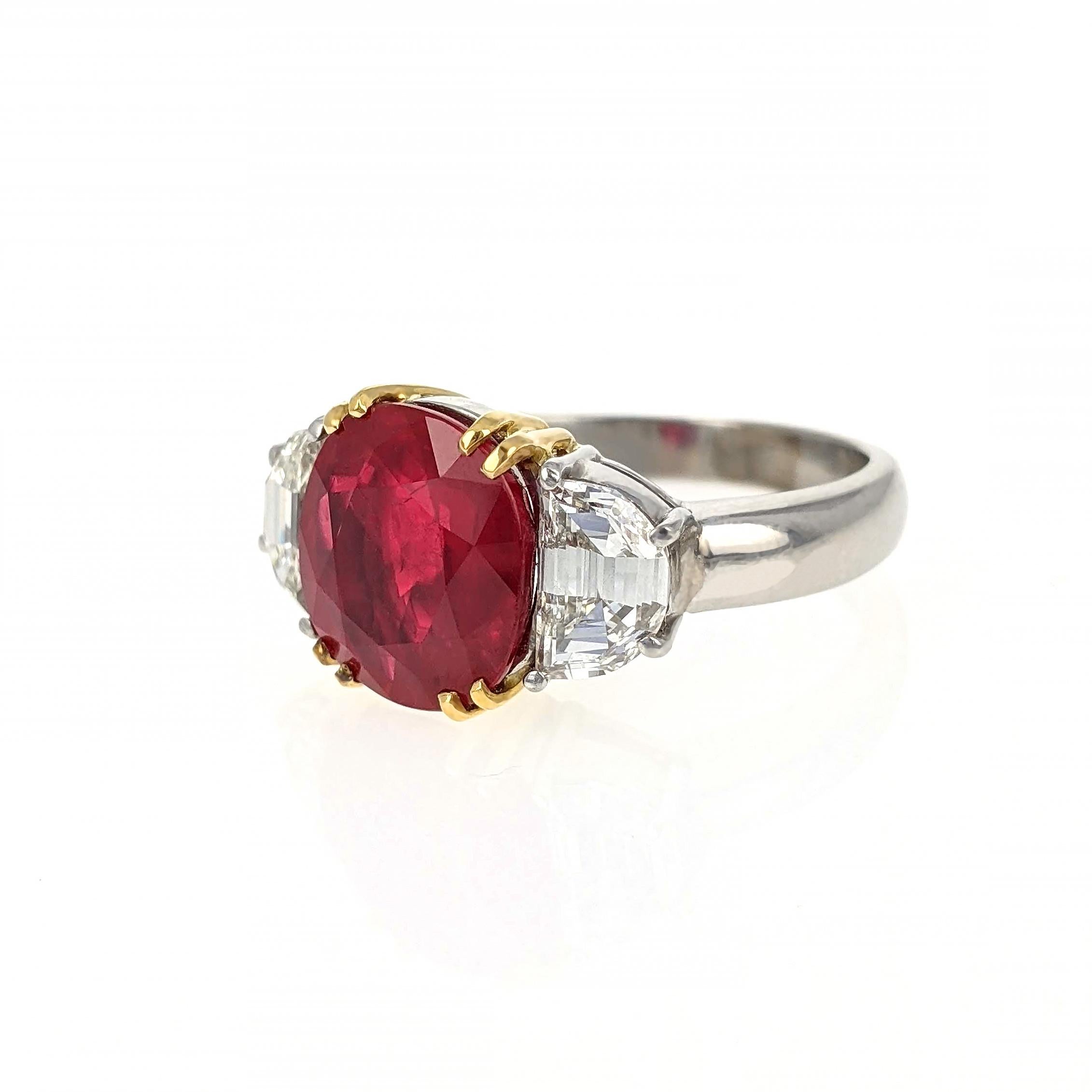 4.07 Carat Burma Ruby Diamond Platinum and Gold Ring In Good Condition For Sale In New York, NY