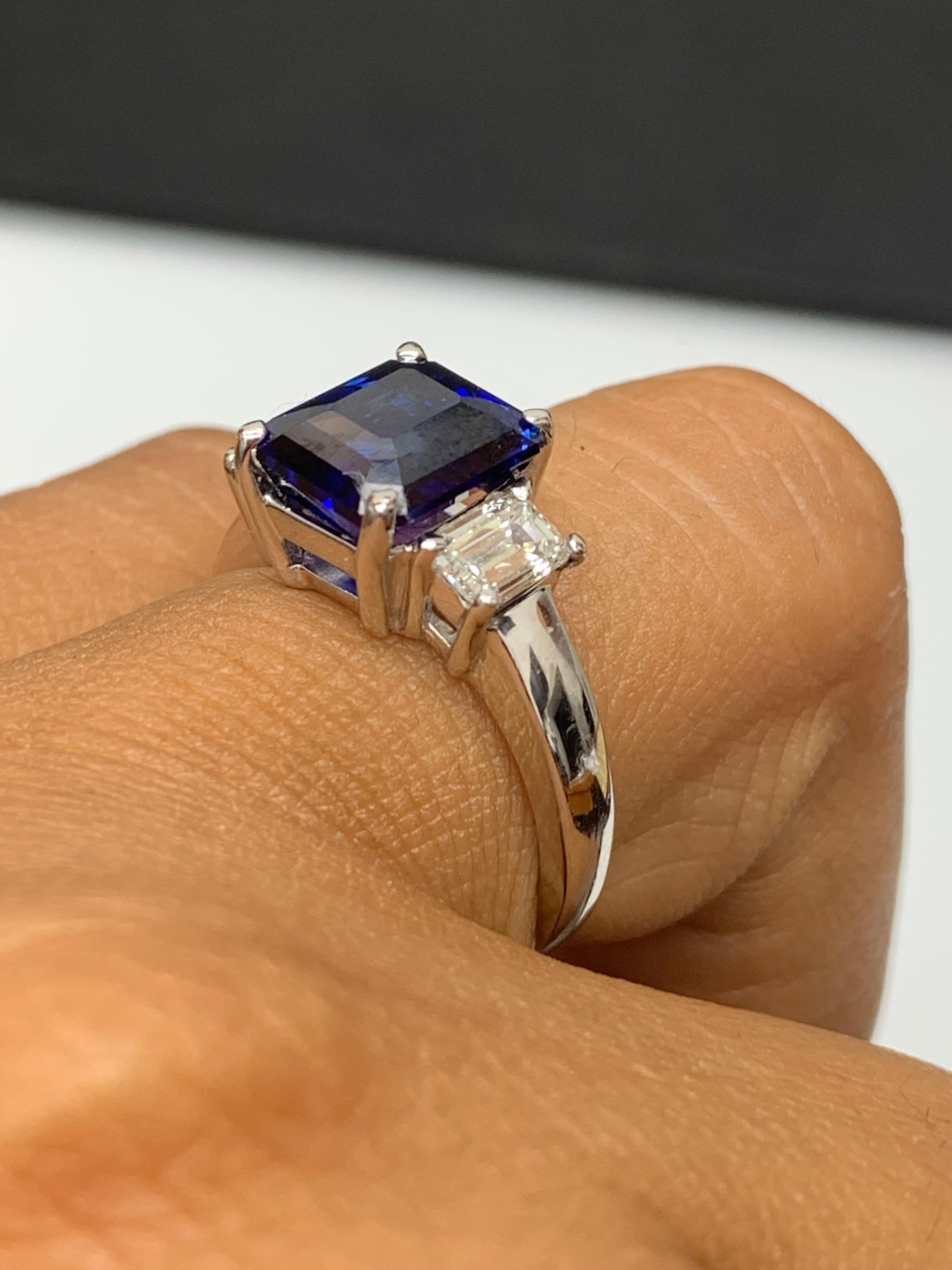 Bague de fiançailles en or blanc 14 carats 4,07 carats saphir taille émeraude et diamant Pour femmes en vente