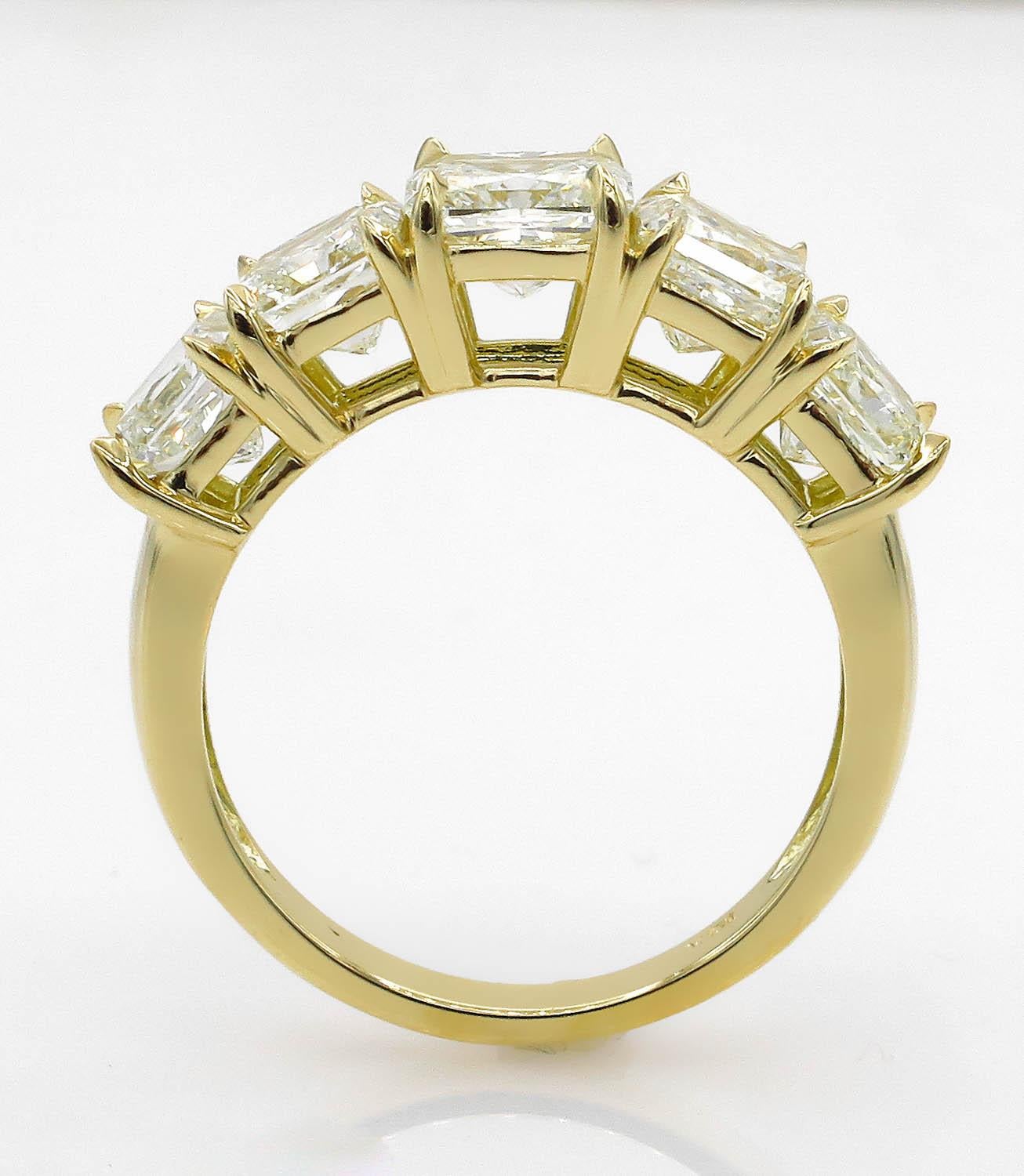 Women's 4.07 Carat Estate Vintage Radiant Diamond 5 stone Wedding Yellow Gold Ring