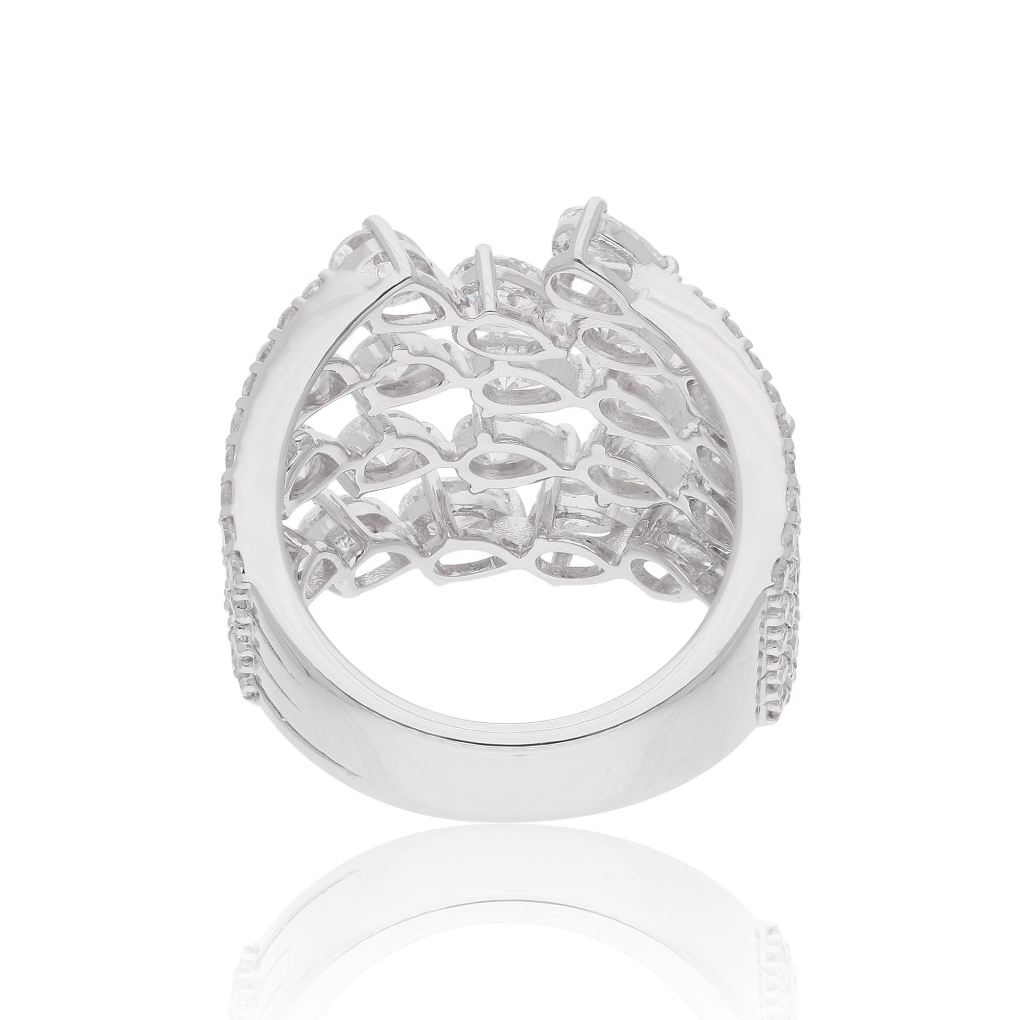 Bague cocktail en or blanc 18 carats avec diamants taille poire de 4,07 carats de pureté Si Neuf - En vente à Diera, Dubai