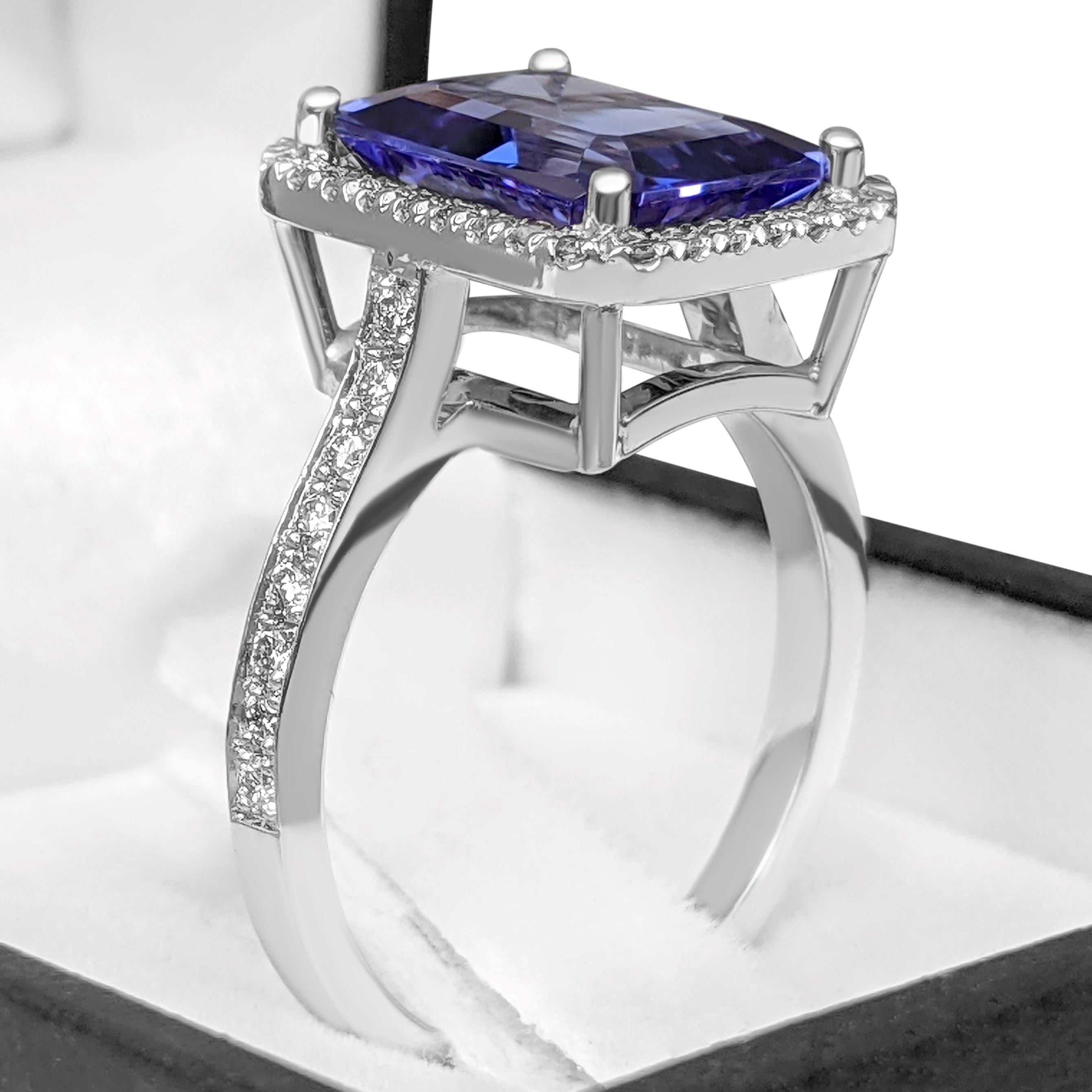 Oval Cut NO RESERVE!  4.07ct Tanzanite & 0.50 Carat Diamonds, 14K White Gold Ring