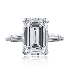 Anello di fidanzamento con diamante taglio smeraldo da 4,07 carati GIA