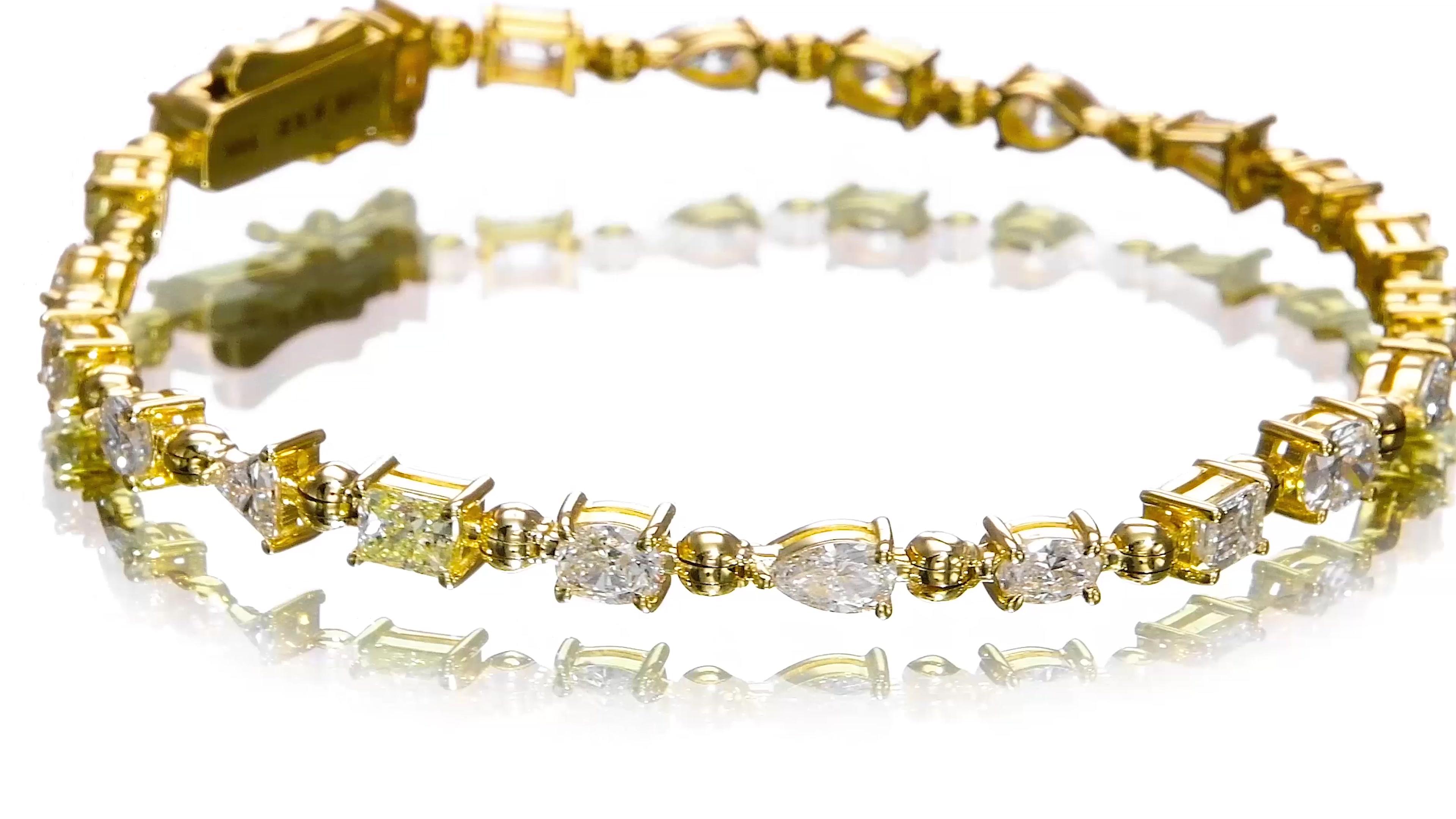 Contemporary 4.08 Carat Diamond Tennis Bracelet with Mixes Shapes 14K Gold  For Sale