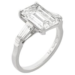 4.08 Carat Emerald-cut Statement 18K Gold Modern Nobility High Jewellery