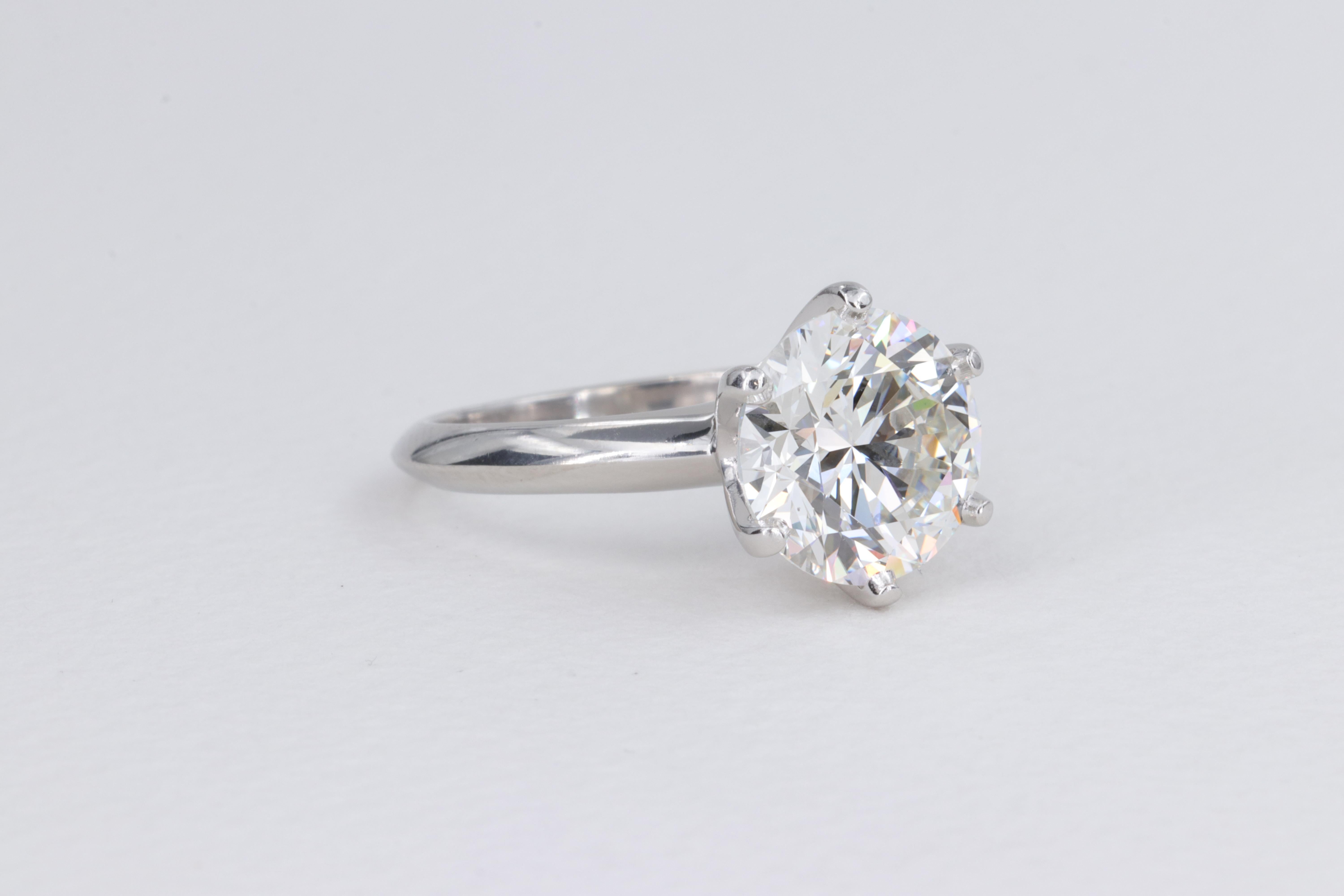 Round Cut 4.08 Carat I VS1 Tiffany & Co. Platinum Solitaire Engagement Ring For Sale