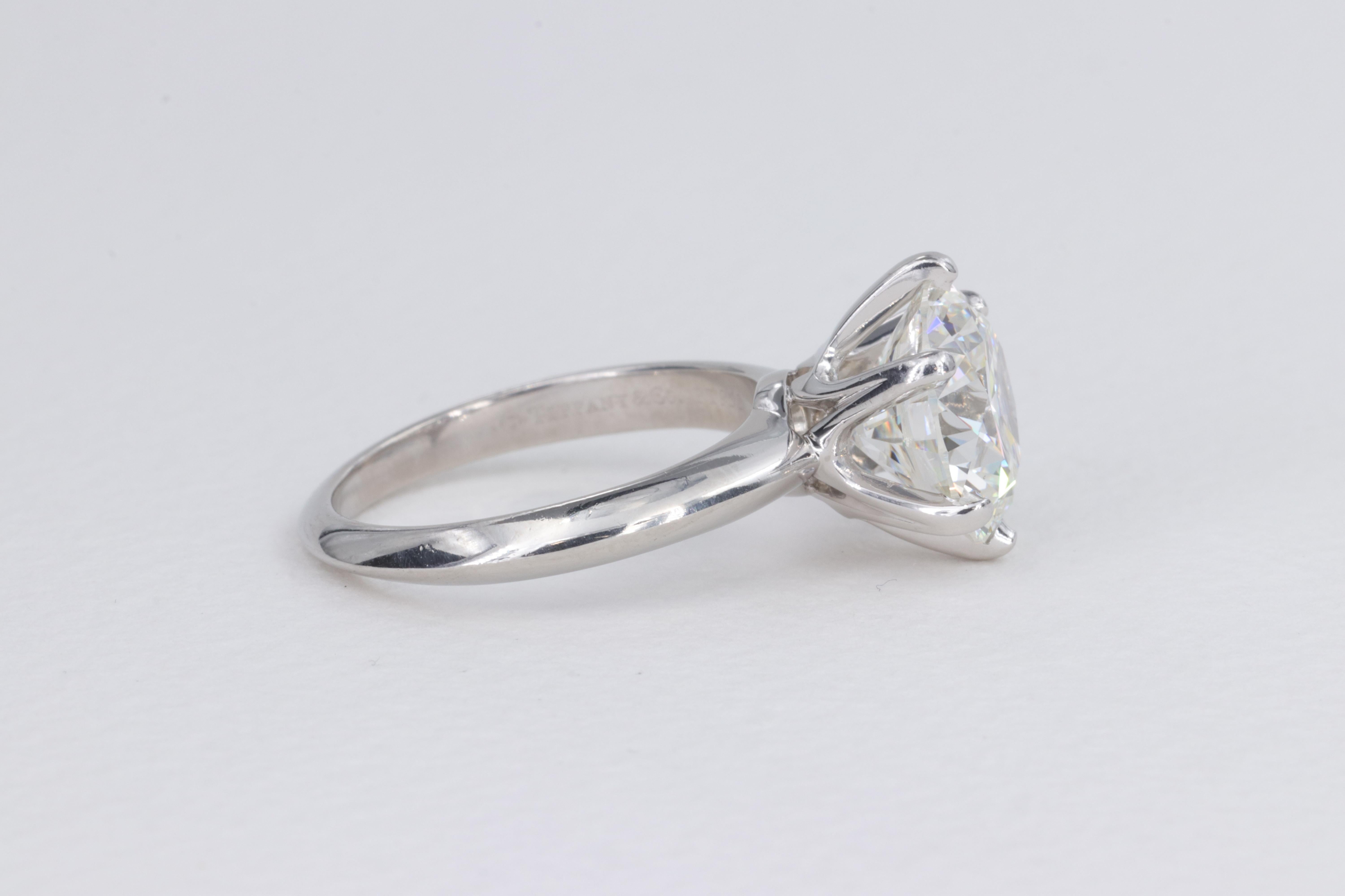 4.08 Carat I VS1 Tiffany & Co. Platinum Solitaire Engagement Ring For Sale 1