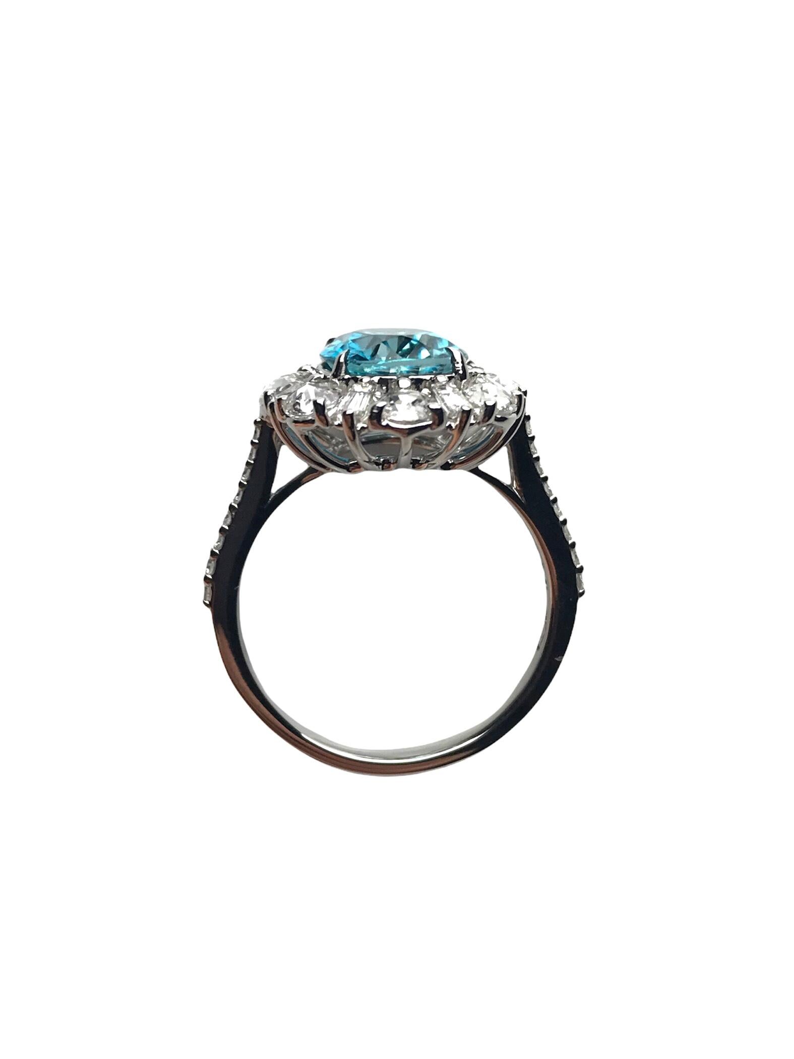 4.08 Carat Oval Cut Blue Zircon and 0.96 Carat Diamond Ring in 18k White ref1413 In New Condition For Sale In New York, NY