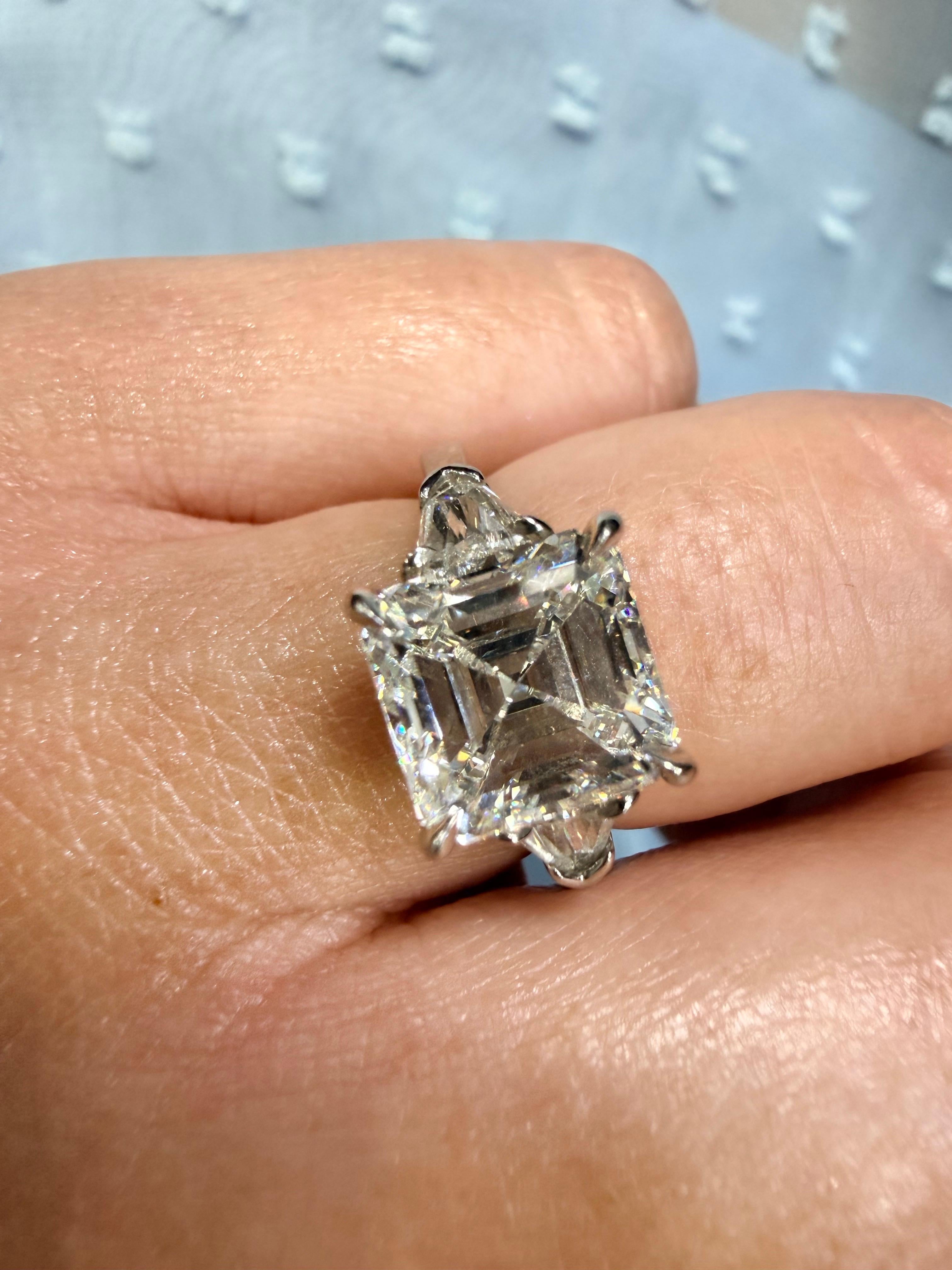 4,08 Karat Diamantring mit Asscher-Schliff aus Platin, GIA-zertifiziert im Zustand „Neu“ im Angebot in Boca Raton, FL