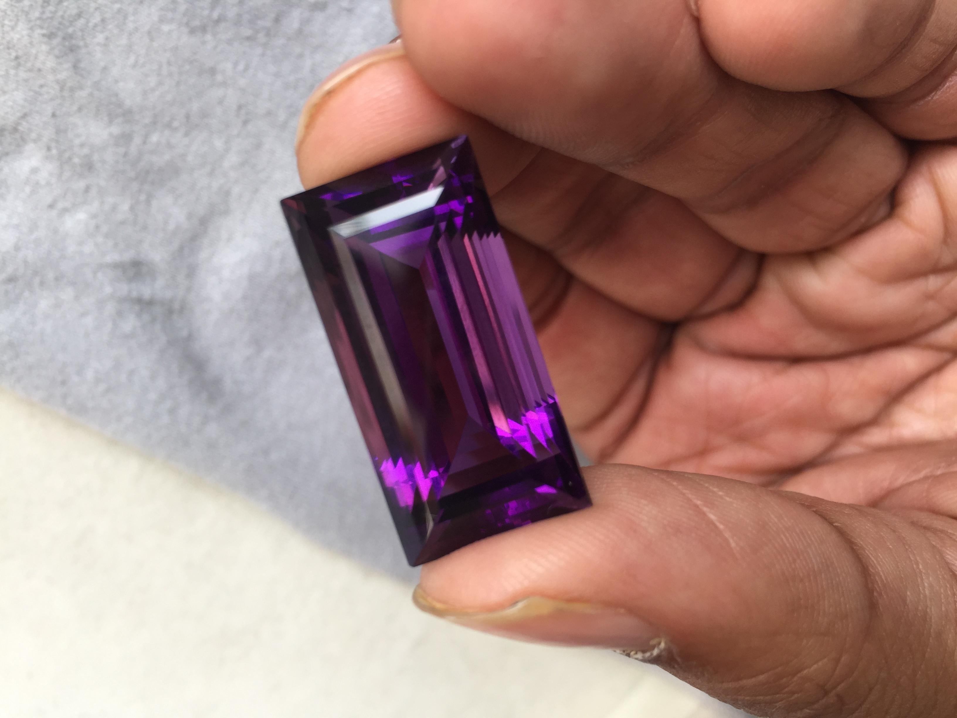 Art Deco 40.8 Carats Natural Amethyst Baguette Cut Stone Brazilian Reddish Purple Gem For Sale