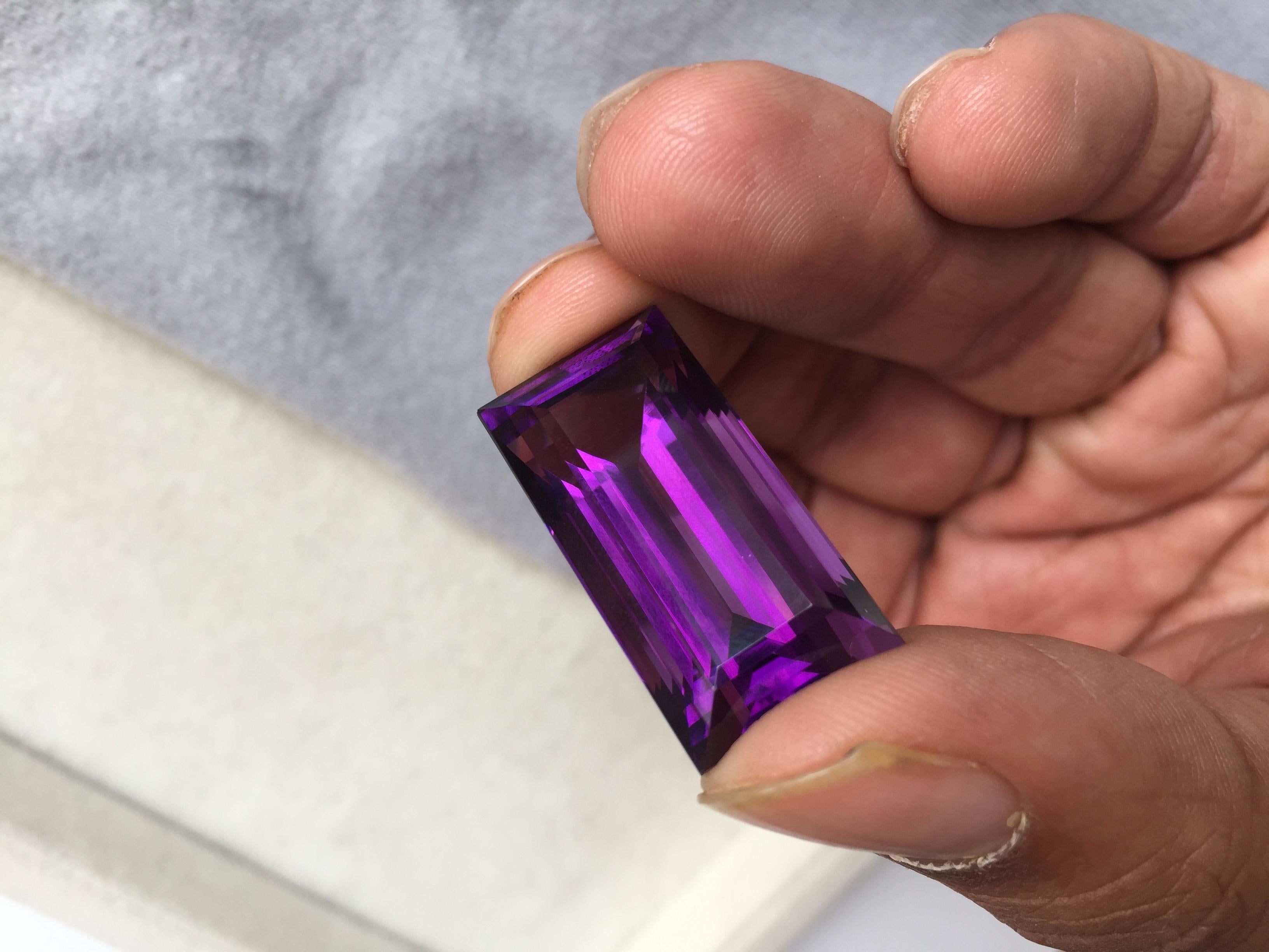 40.8 Carats Natural Amethyst Baguette Cut Stone Brazilian Reddish Purple Gem In New Condition For Sale In Jaipur, RJ