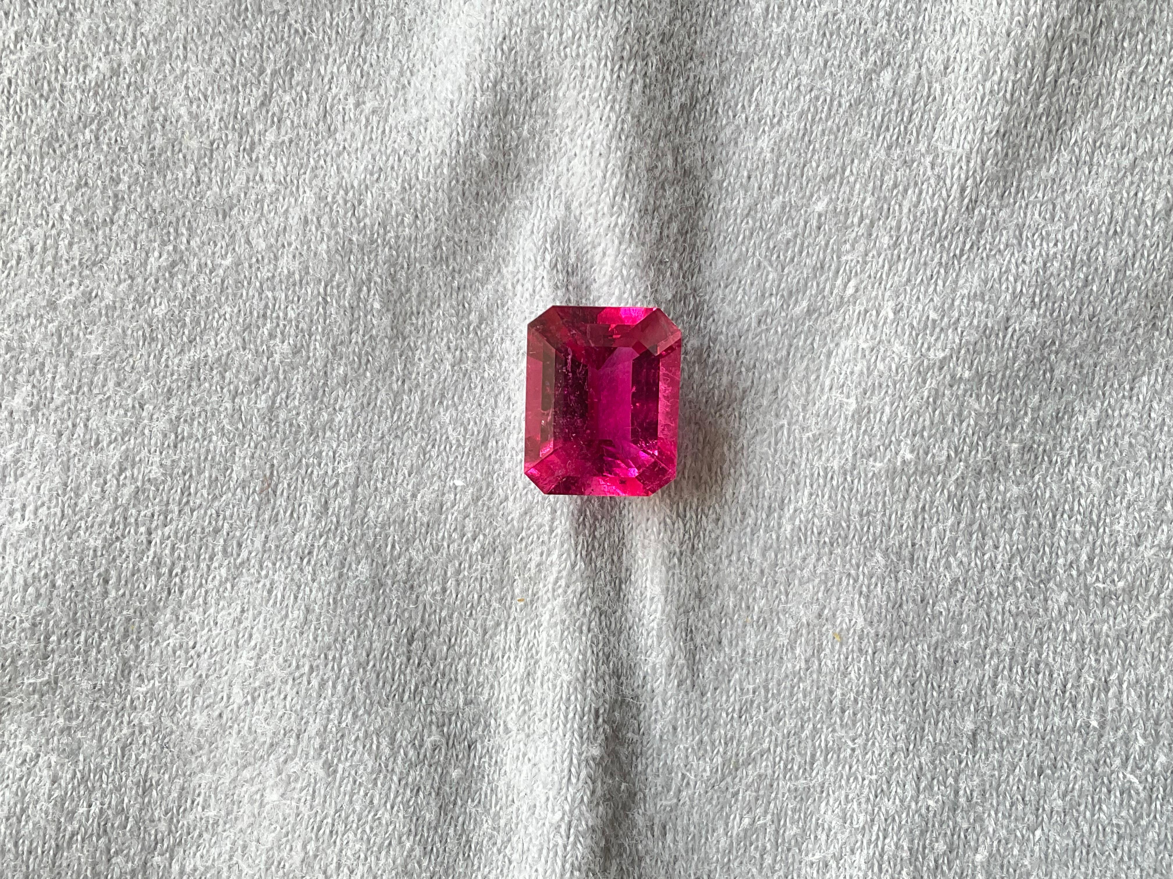 4.08 Carats Rubellite Tourmaline Octagon Cut Stone For Fine Jewelry Natural gem In New Condition For Sale In Jaipur, RJ