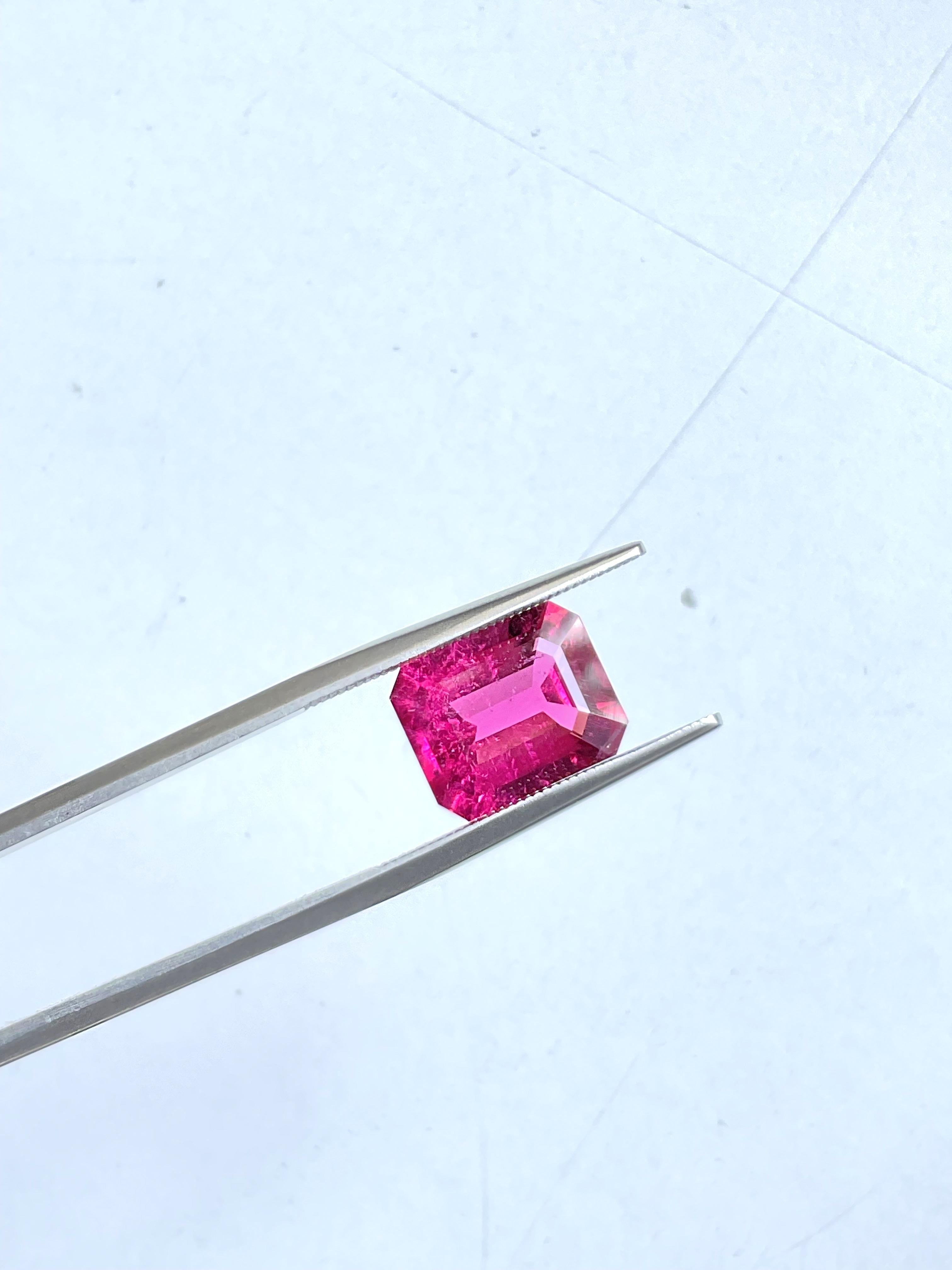 4.08 Carats Rubellite Tourmaline Octagon Cut Stone For Fine Jewelry Natural gem For Sale 3