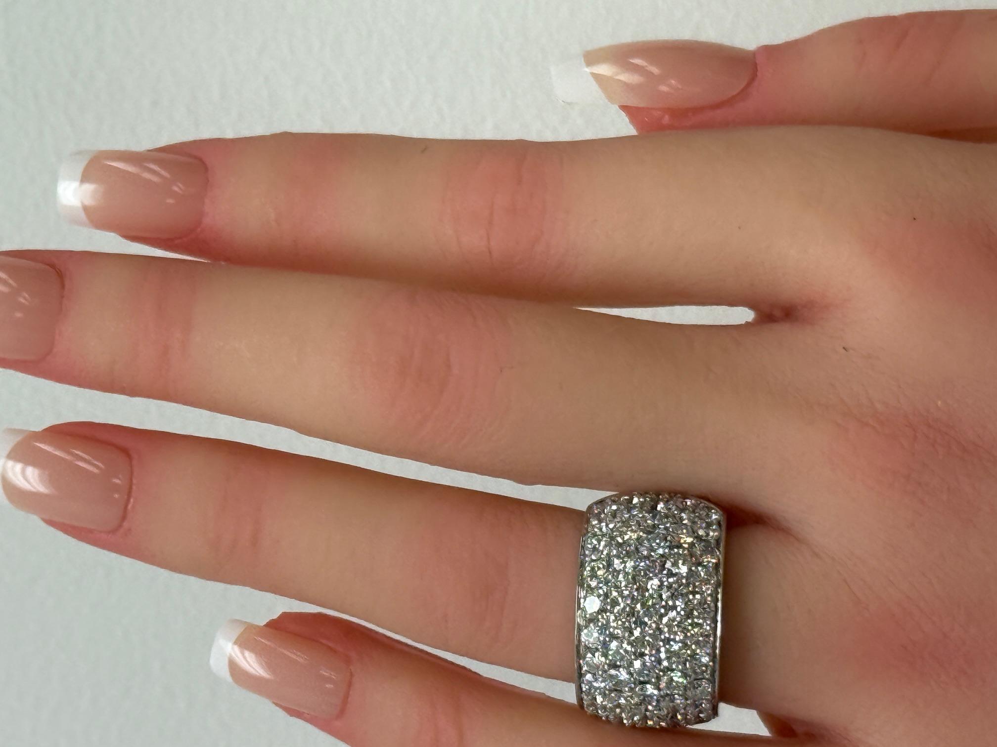 4.08ct.  Bracelet diamant pavé en platine en vente 1