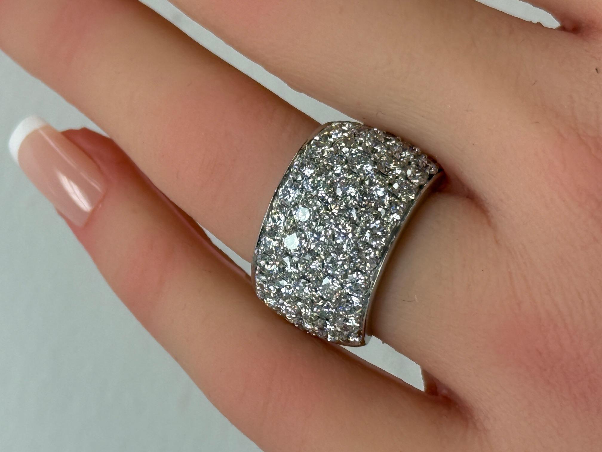 4.08ct.  Bracelet diamant pavé en platine en vente 2